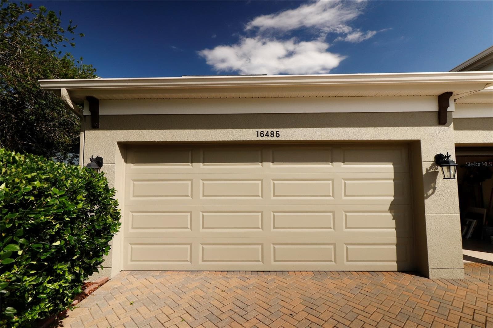 16485 Courtyard Loop photo 3
