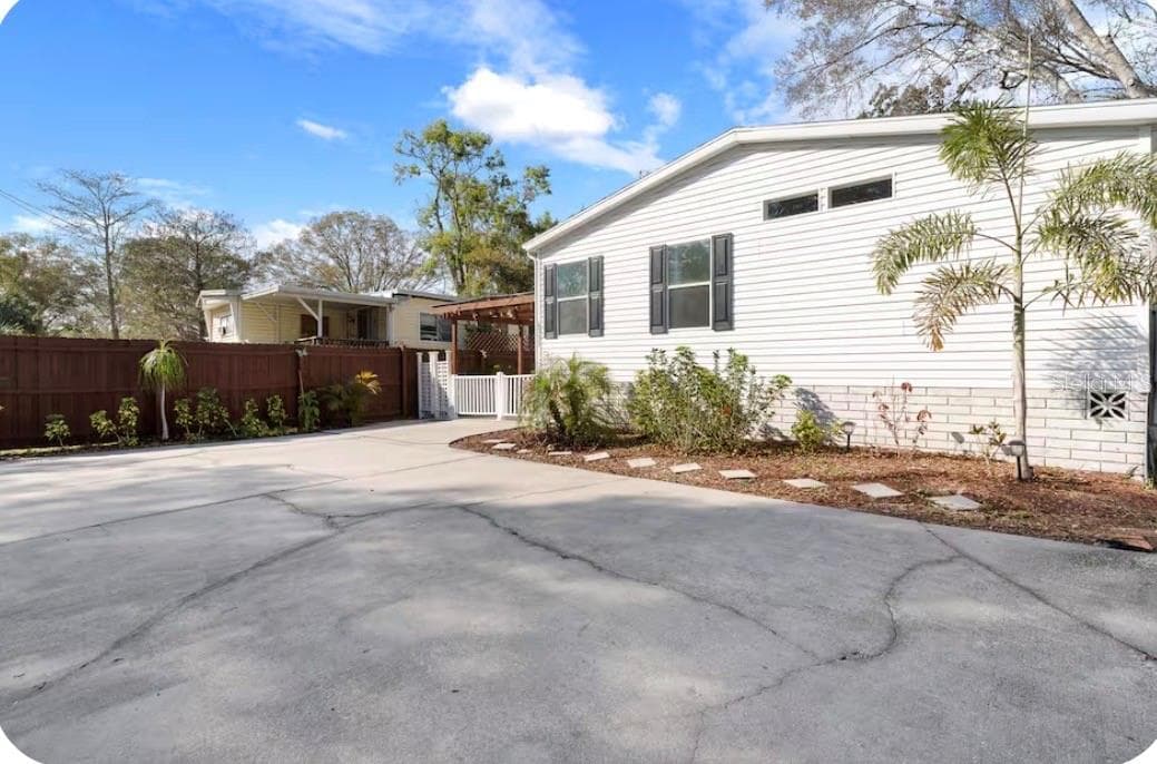 6331 Theodan St photo 4