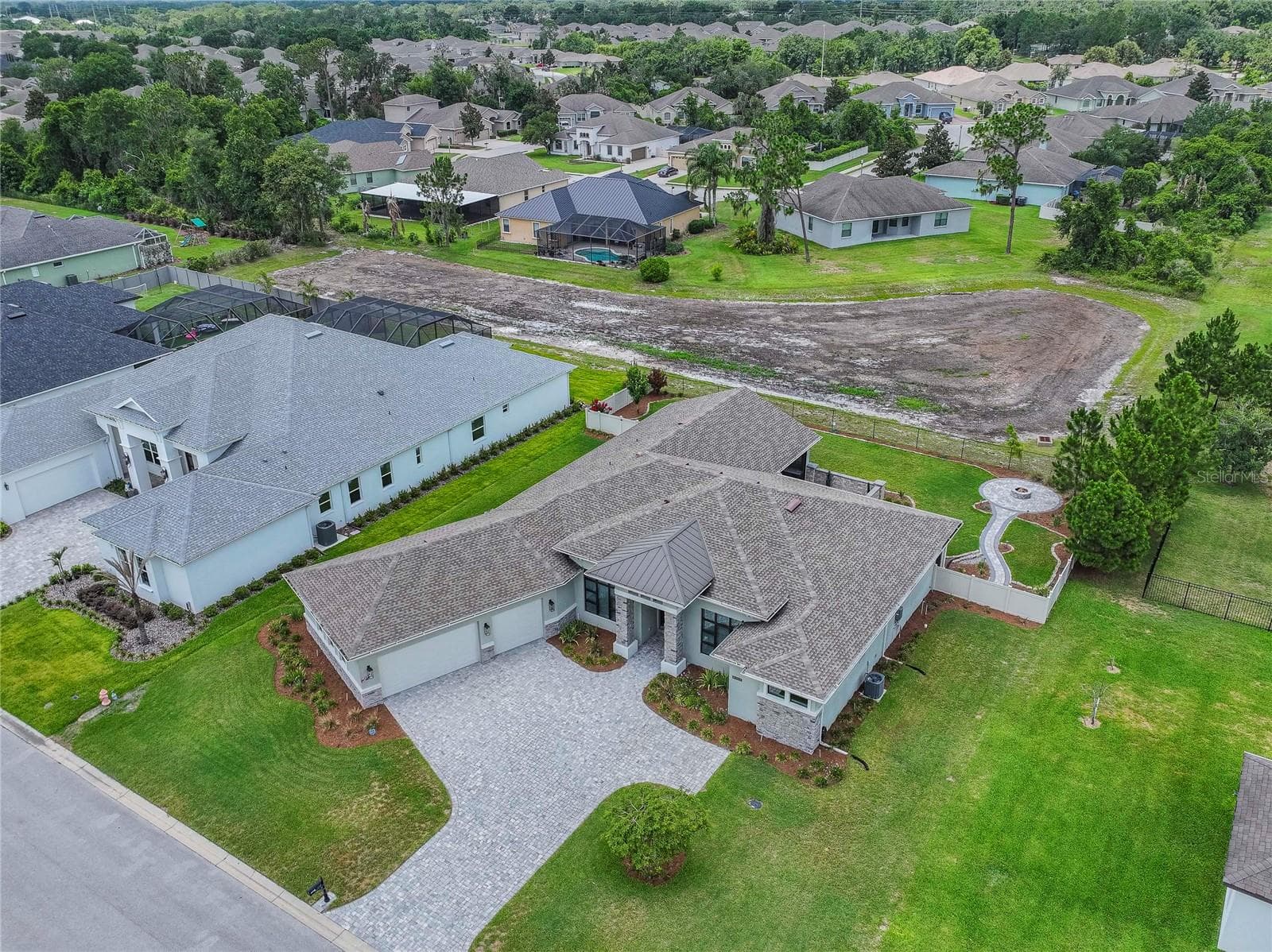 6545 Emerald Woods Ln photo 3