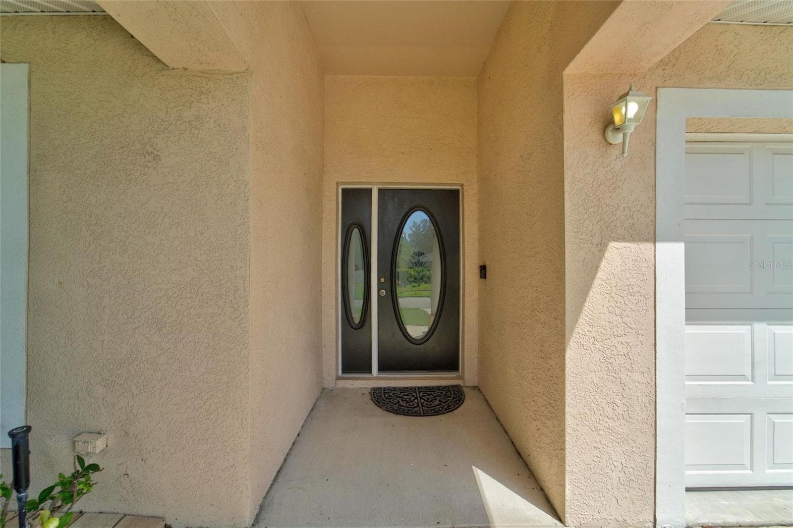 1514 Oracle Dr photo 2