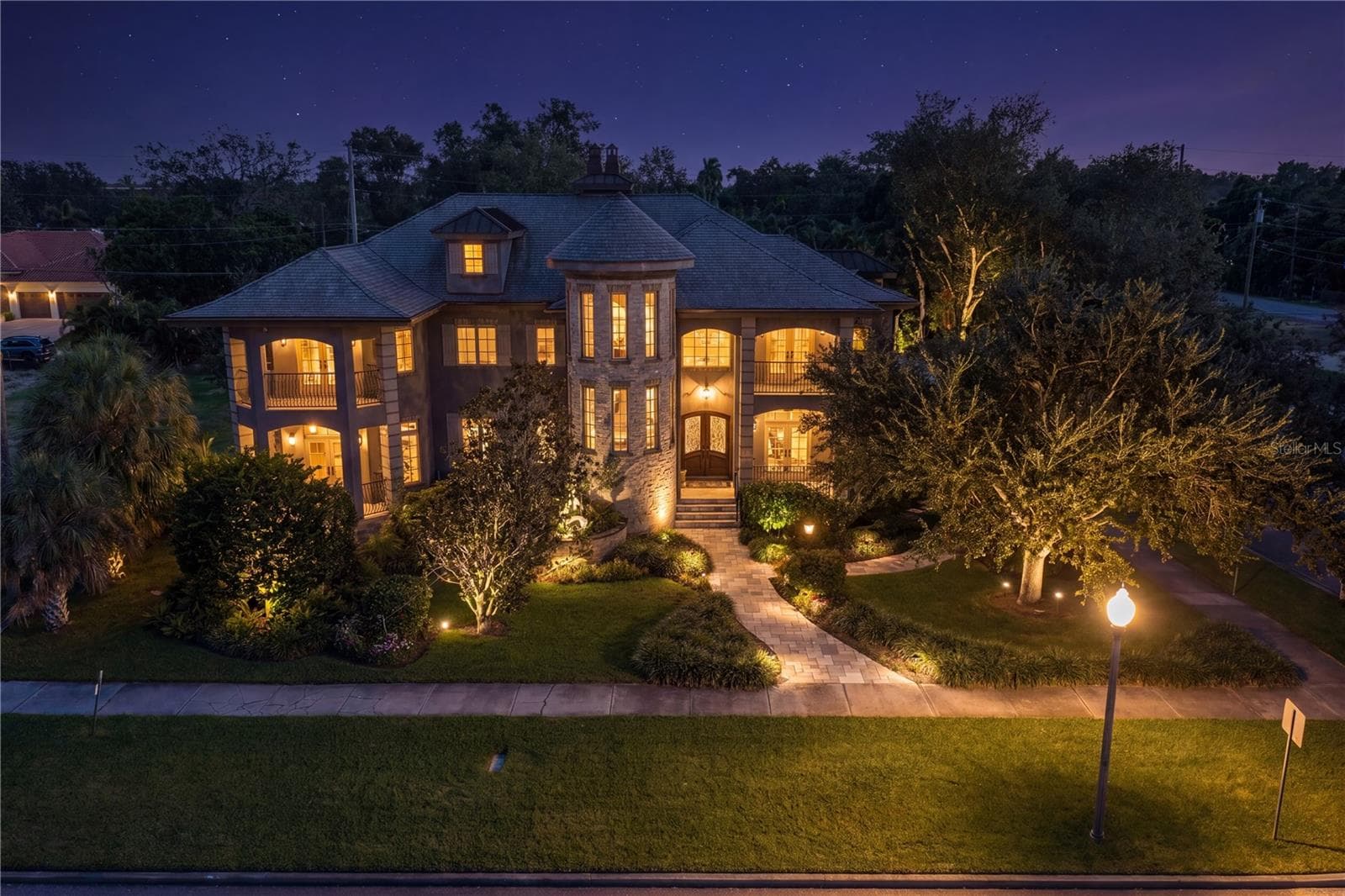 401 Snell Isle Blvd NE photo 3