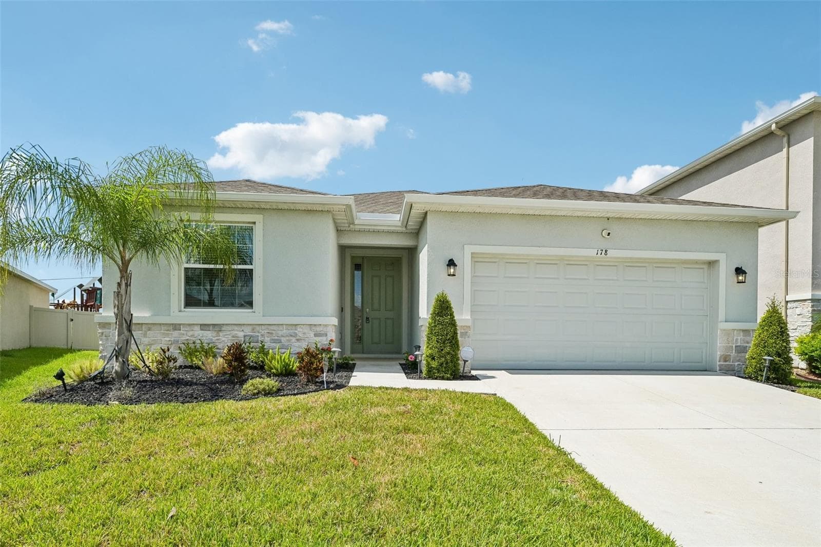 178 Mangrove Manor Dr photo 2