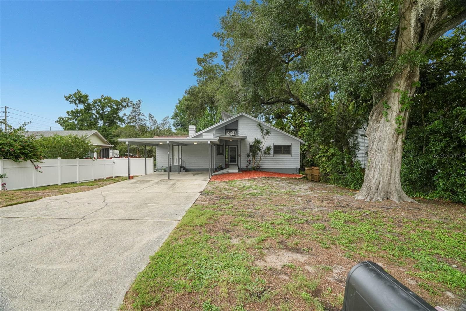 210 Edgewood Ave photo 5