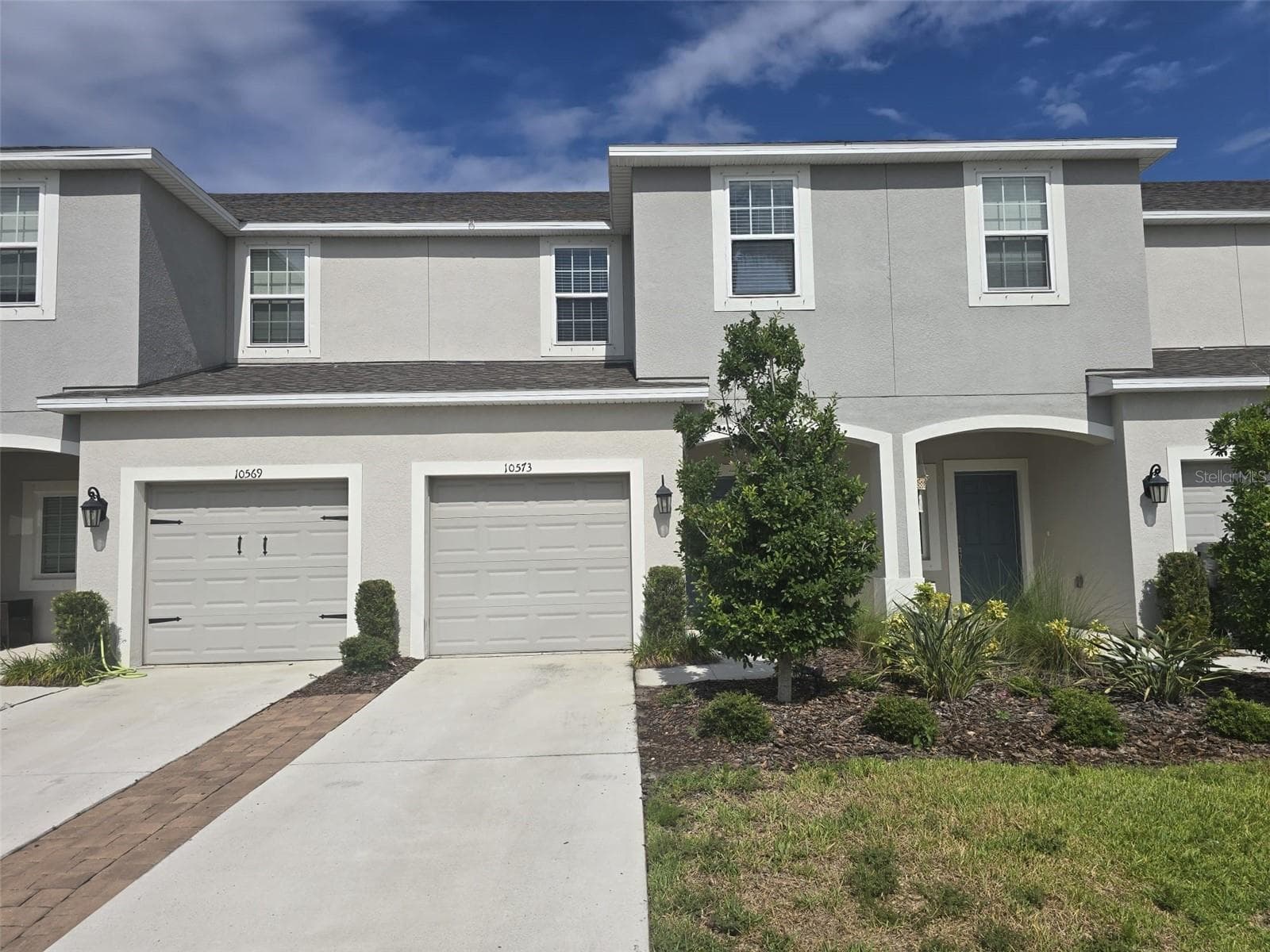 10573 Oakside Dr photo 2