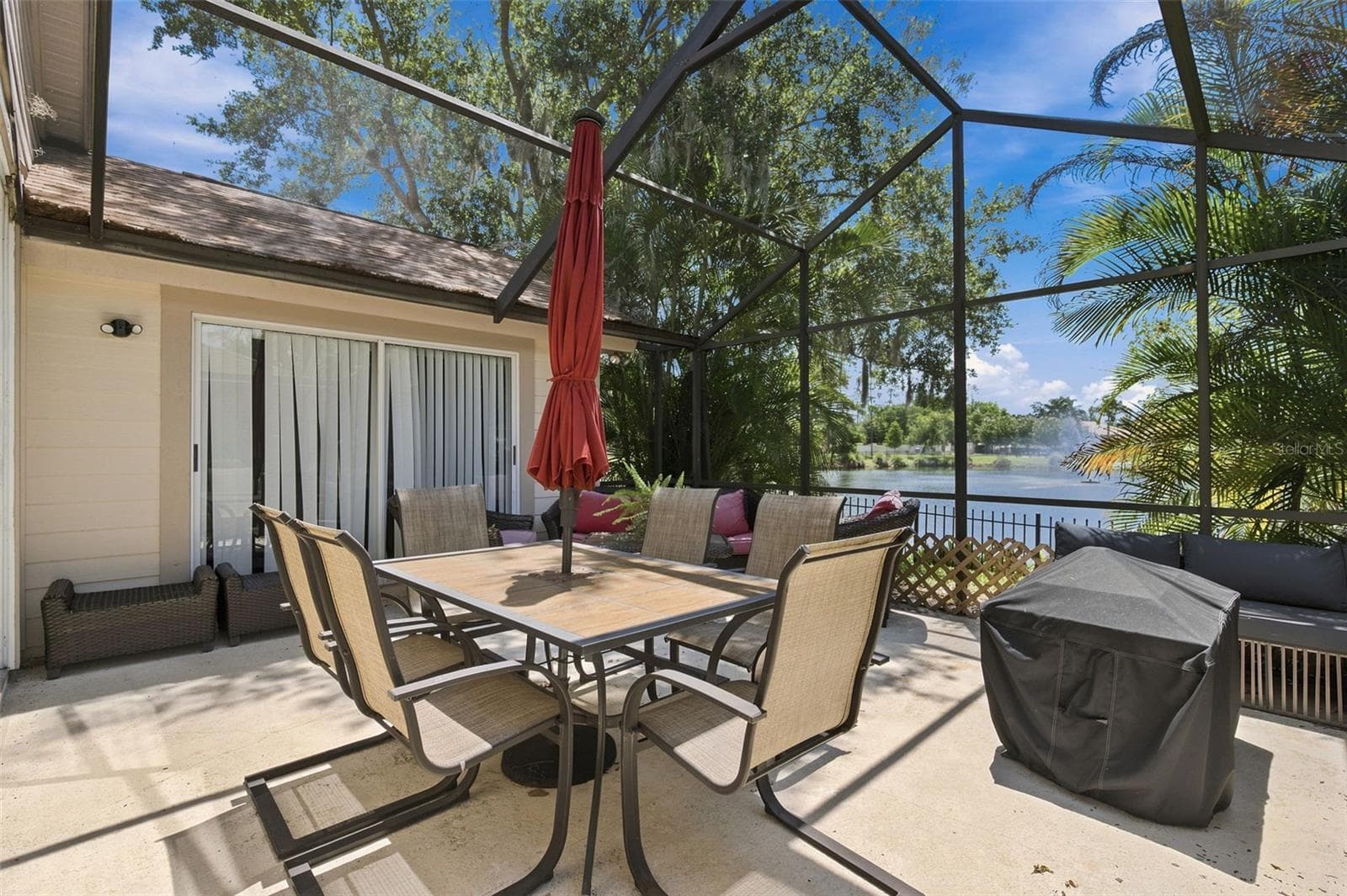 1469 Riverdale Dr photo 5