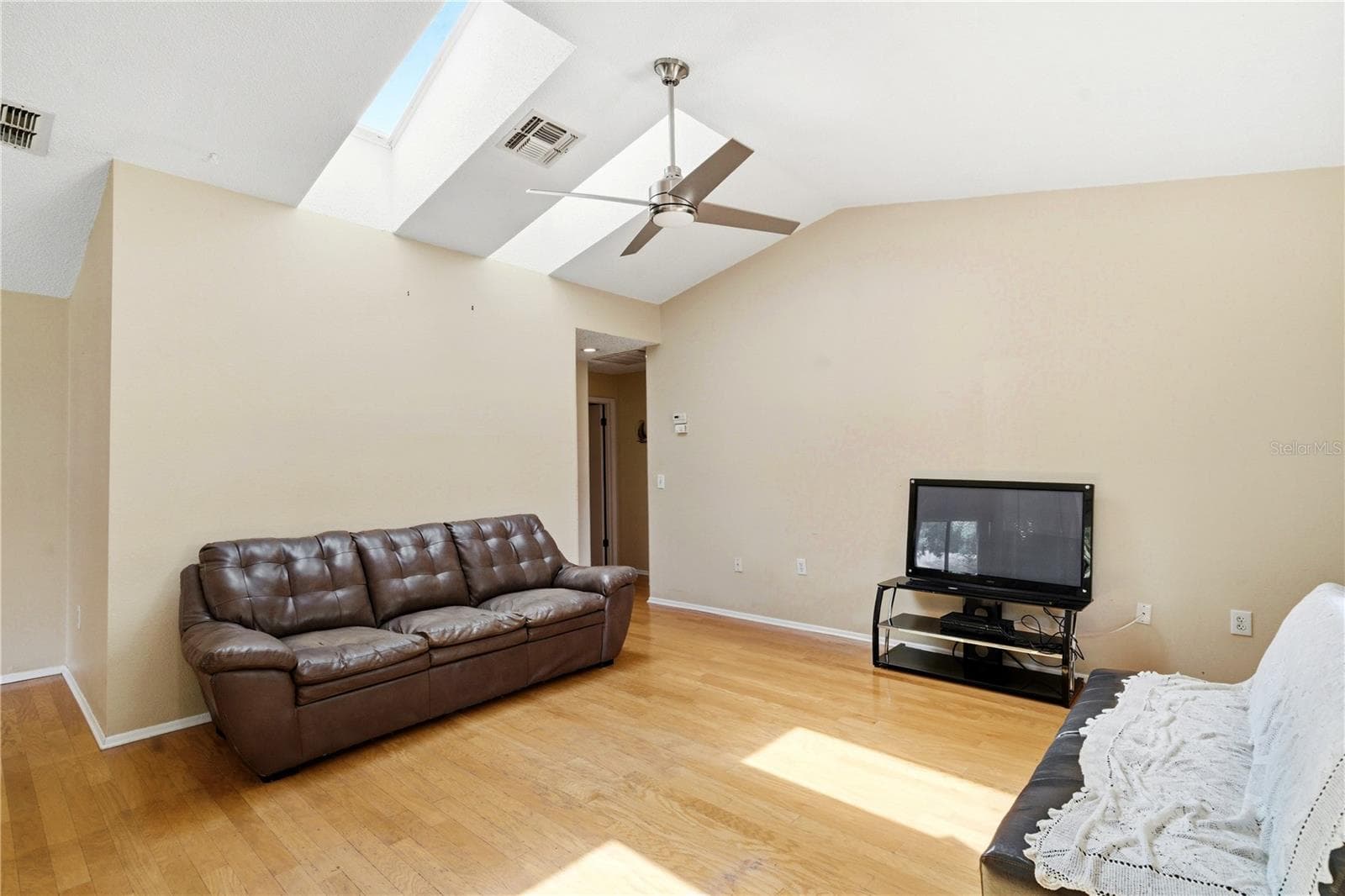 8160 Sturbridge CT #8160 photo 5