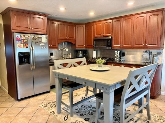 915 Harbor Hill Dr photo 3