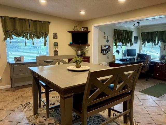 915 Harbor Hill Dr photo 4