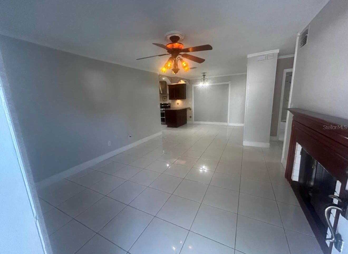 5112 Gateway Dr photo 2
