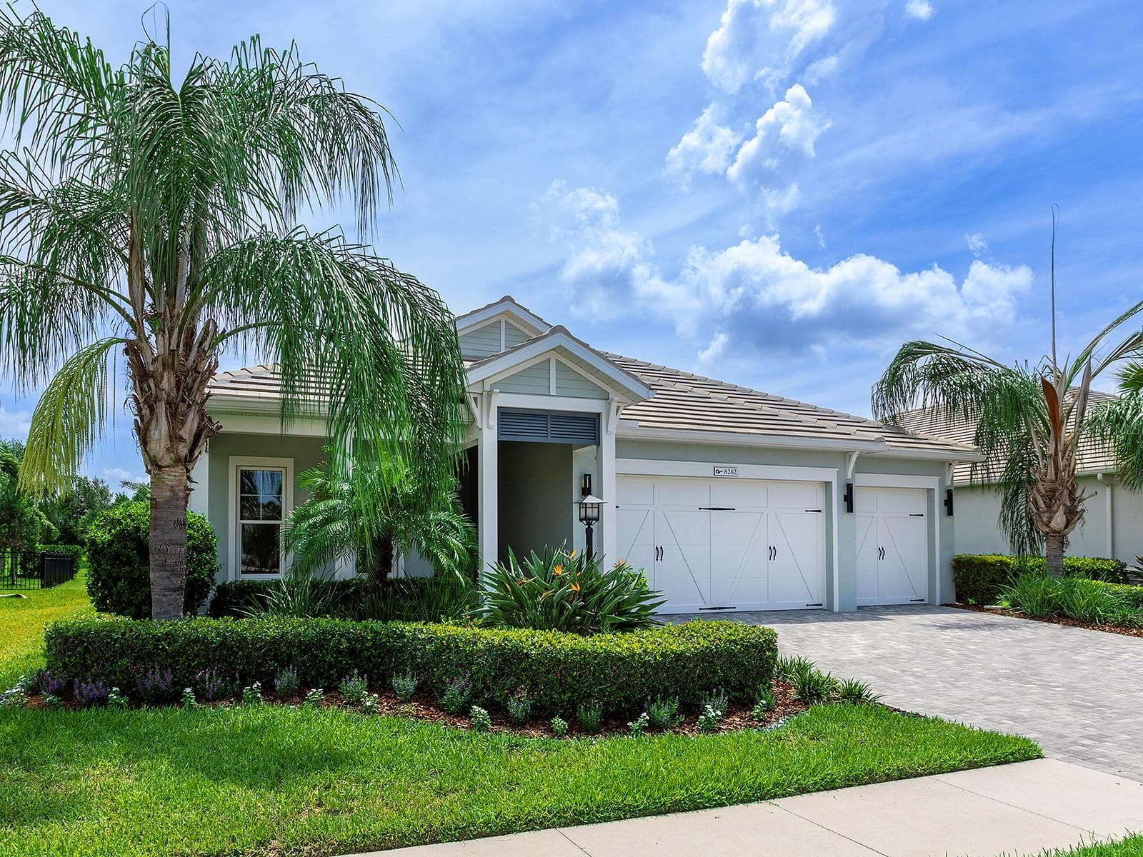 8282 Grande Shores Dr photo 2