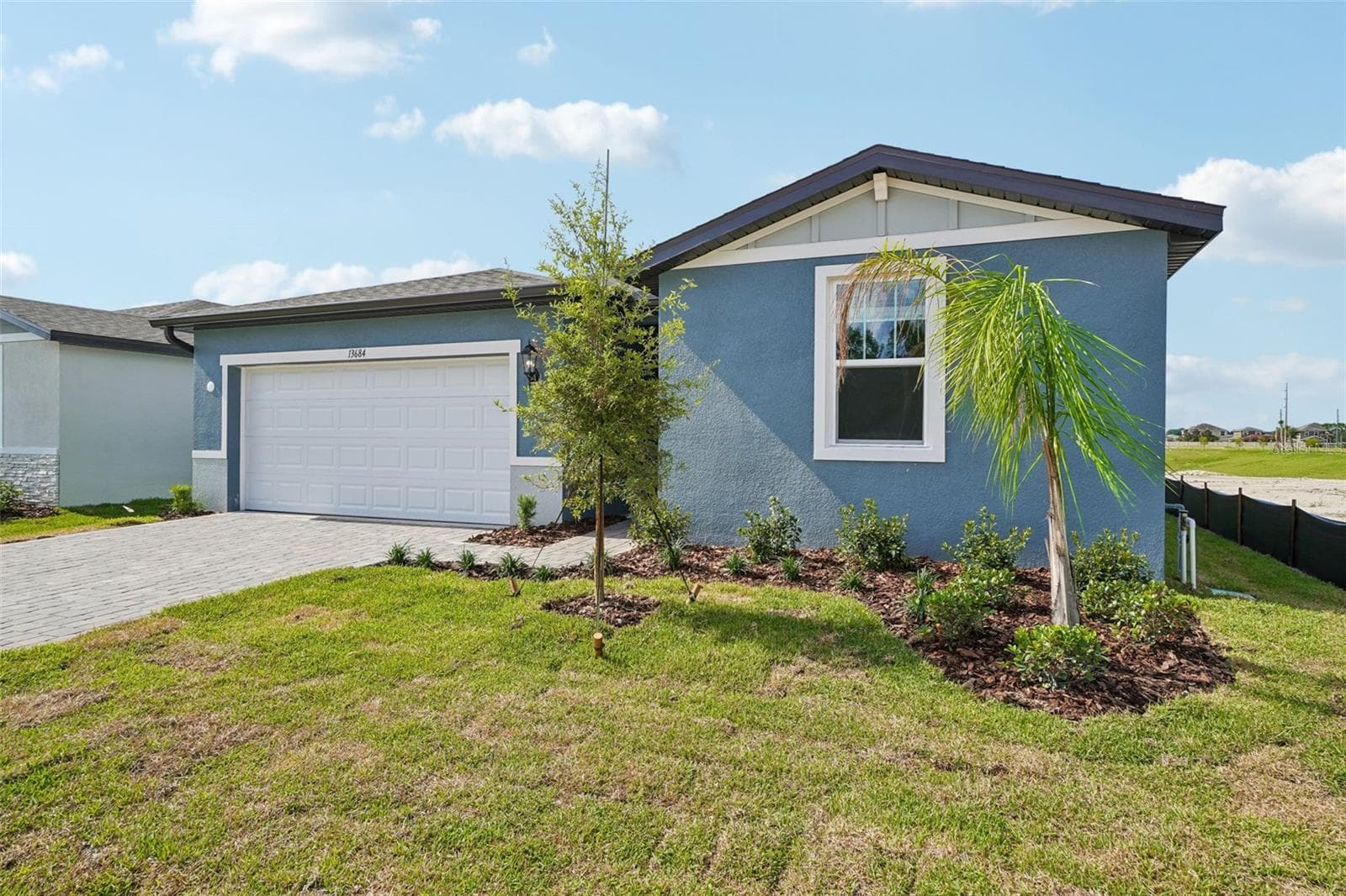 13684 Umber Forest St photo 2