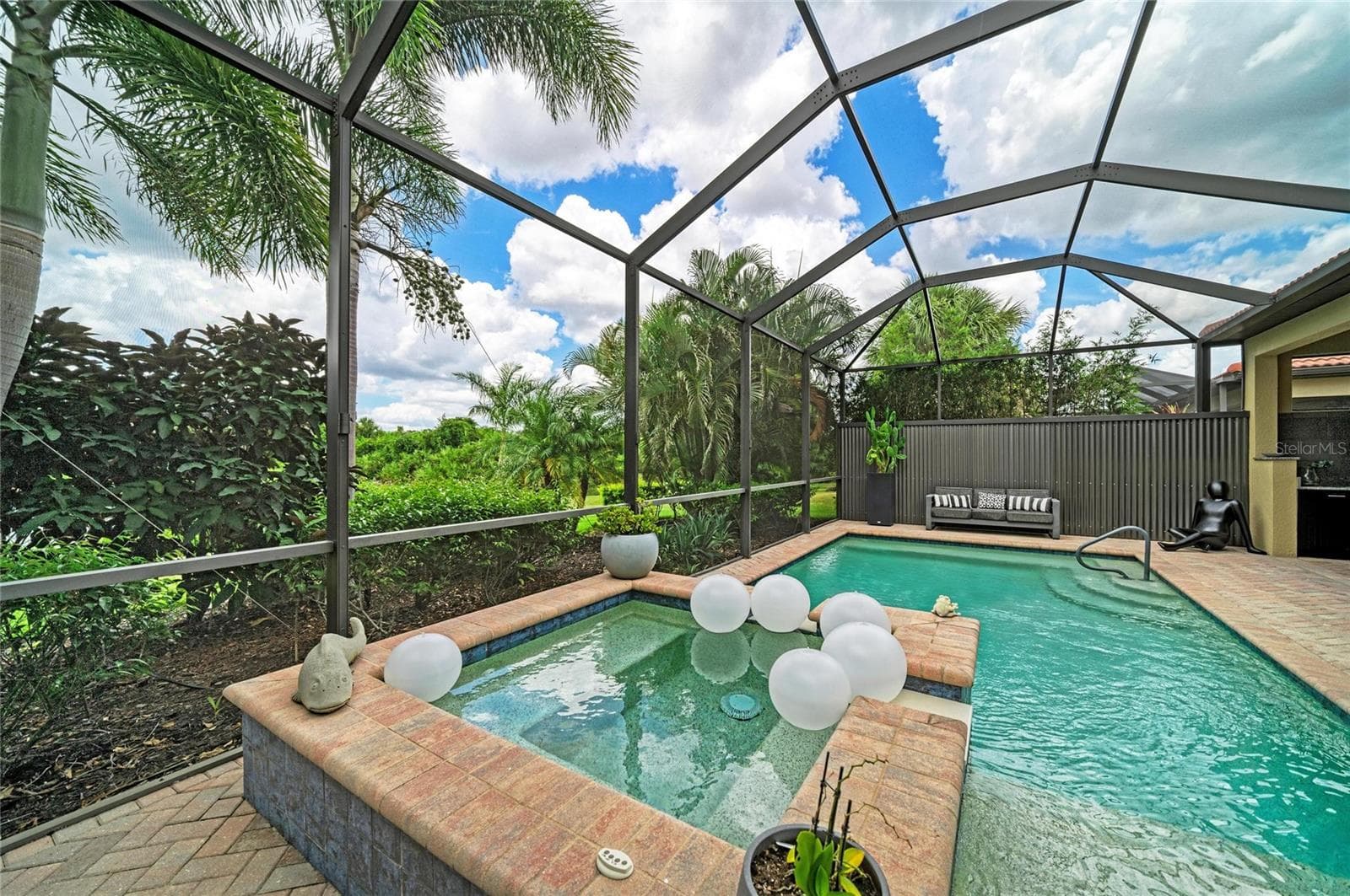 10121 Marbella Dr photo 4