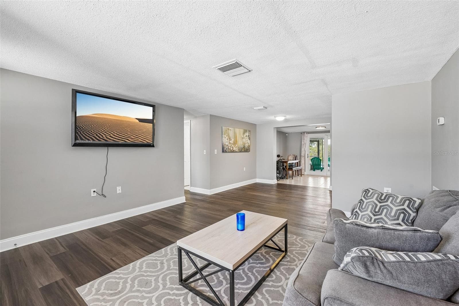1133 Grand Blvd photo 3