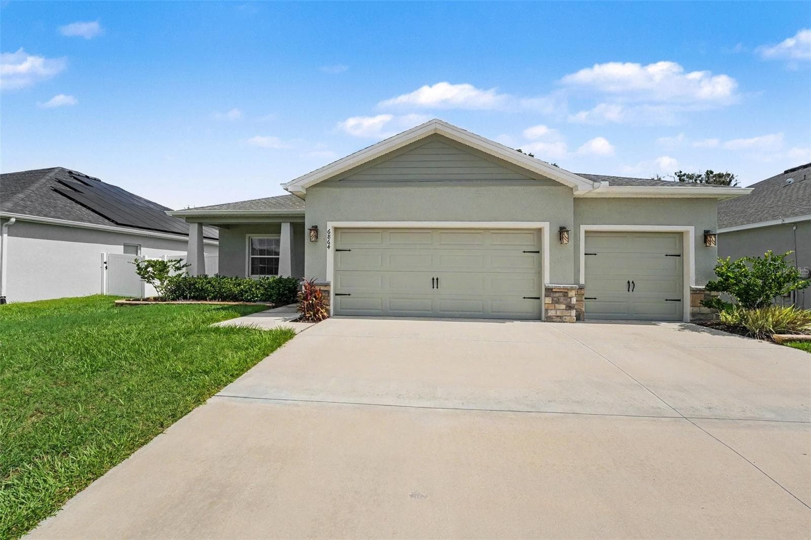 6864 Mossy Oak Ln photo 2