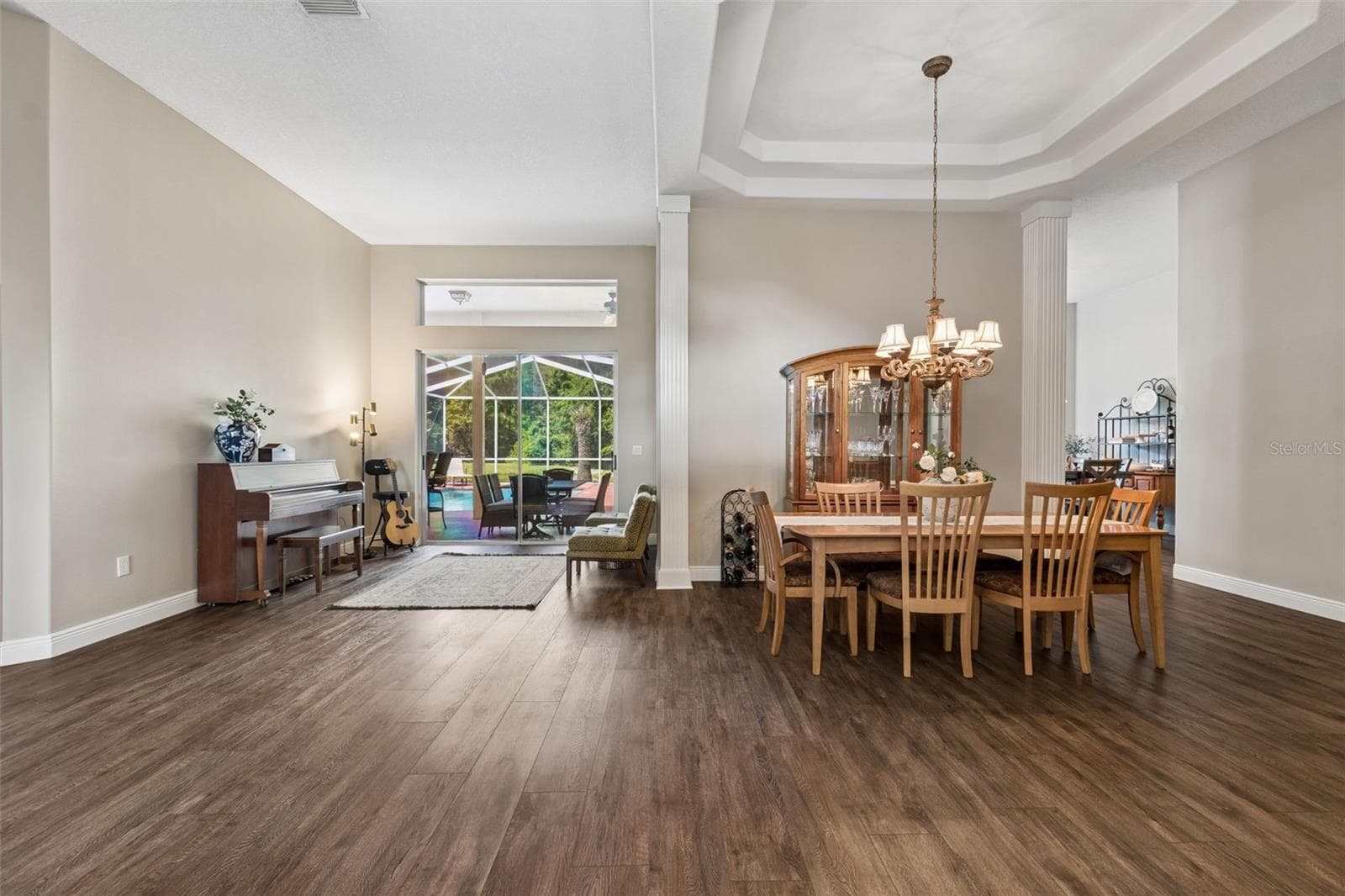 10111 Kingshyre Way photo 4