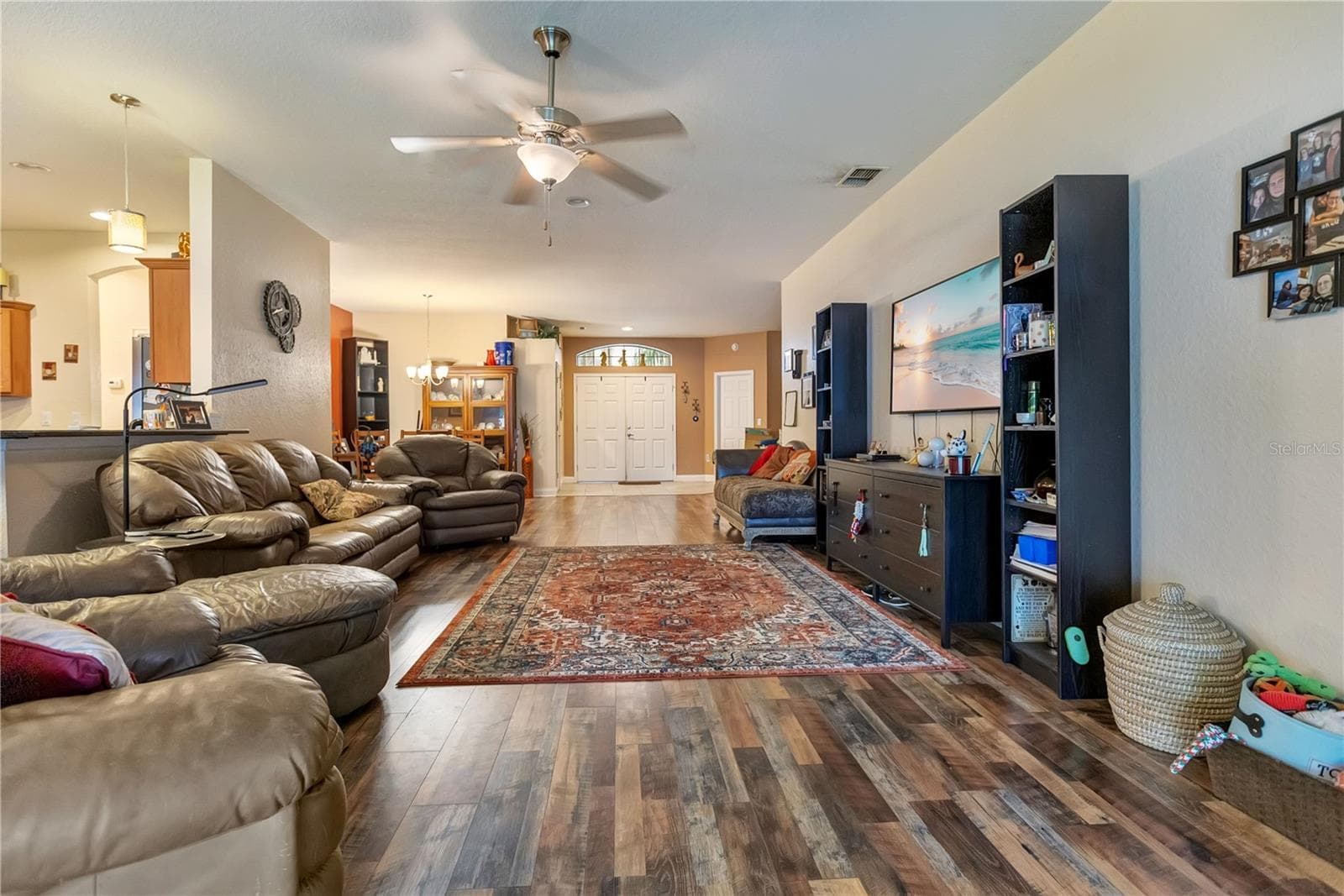 2818 Whitney St photo 4