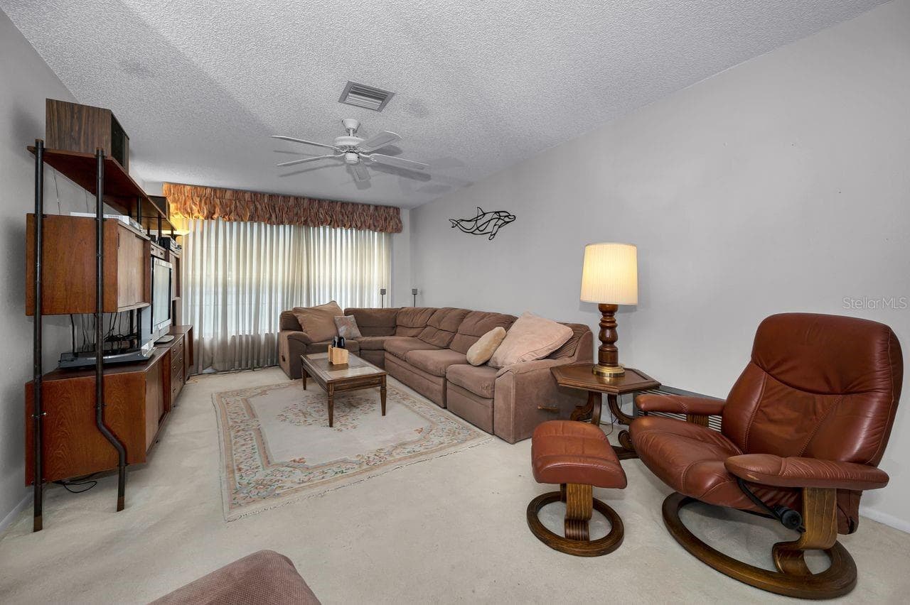 1614 Dale Cir N photo 5