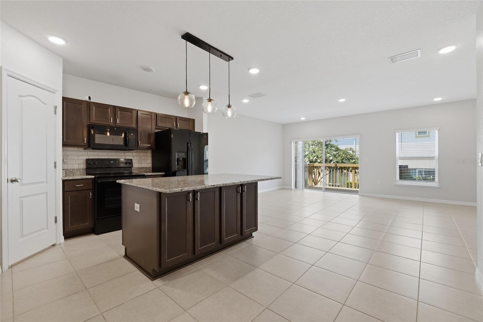 3857 Hampstead Ln photo 4