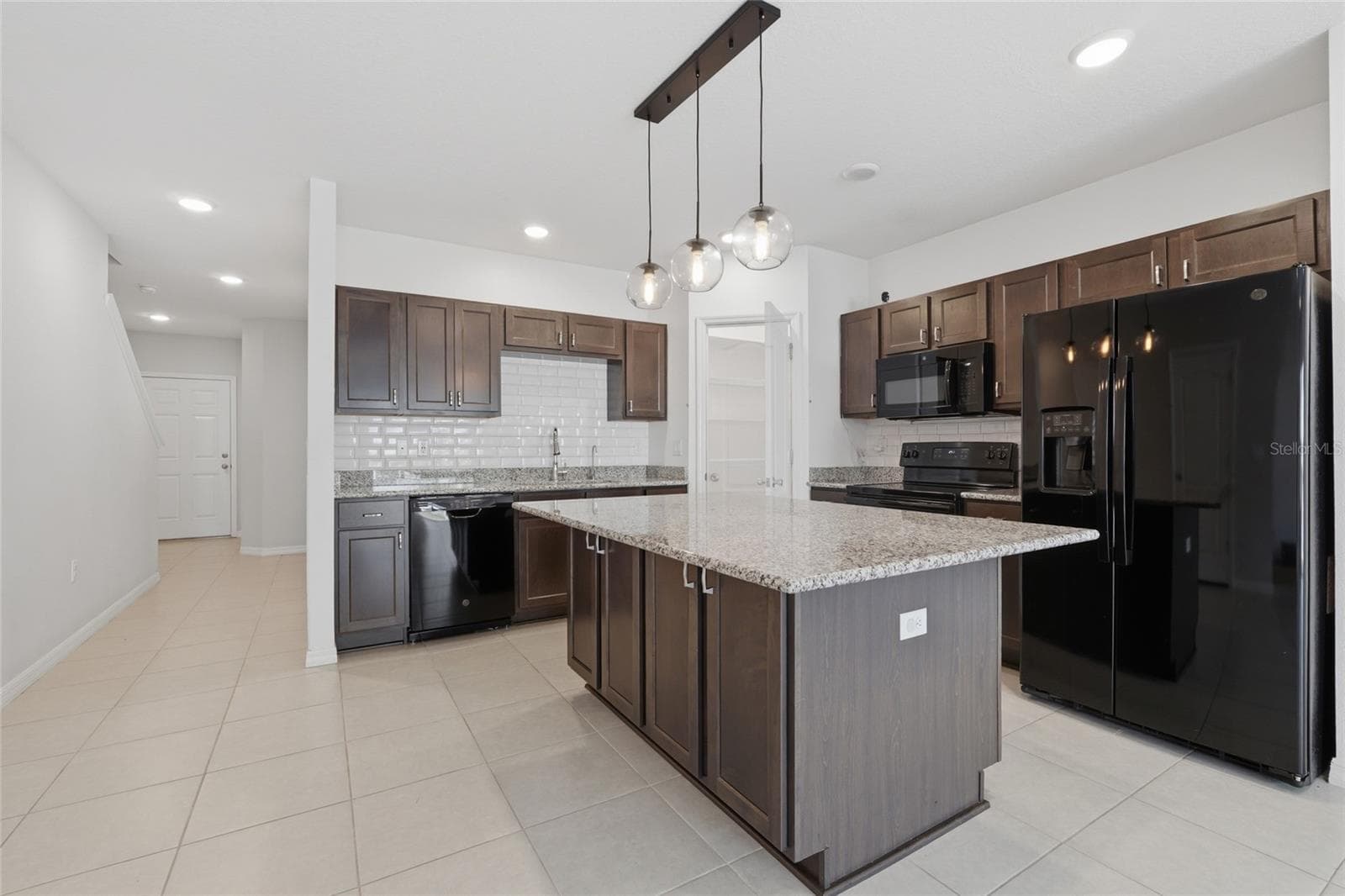 3857 Hampstead Ln photo 5