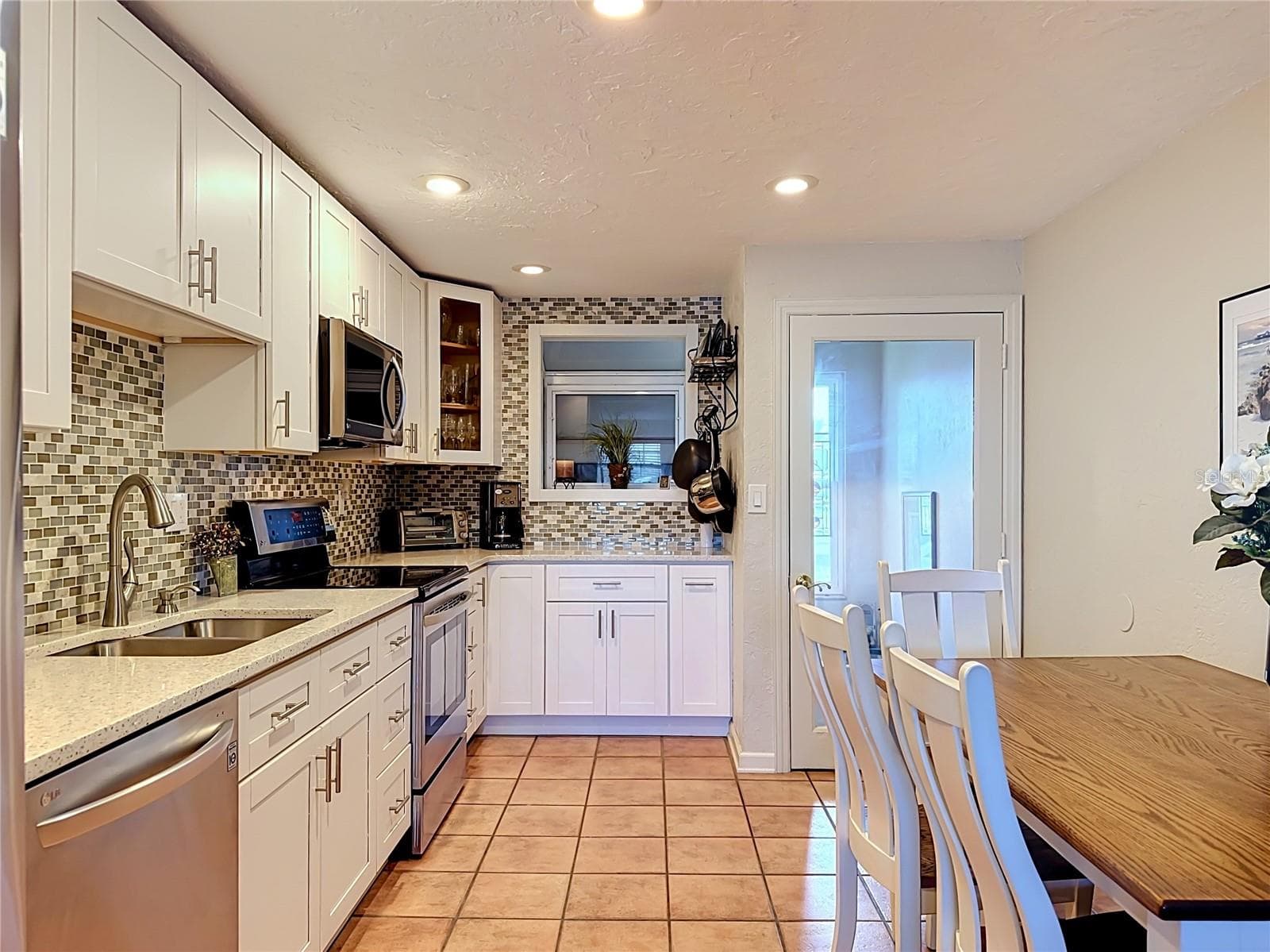 202 Peacock Ln #A photo 4