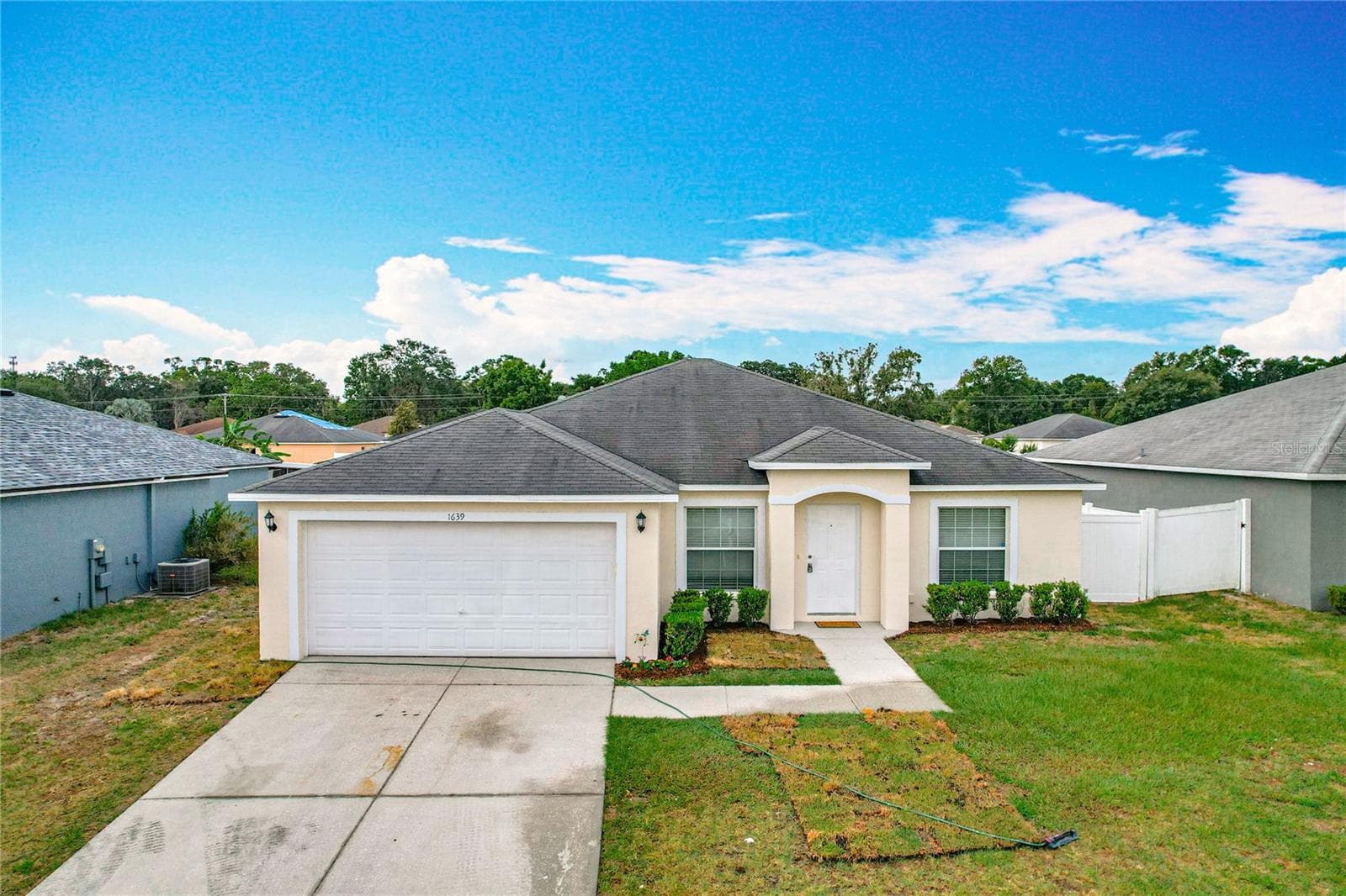1639 Saddlehorn Dr photo 2