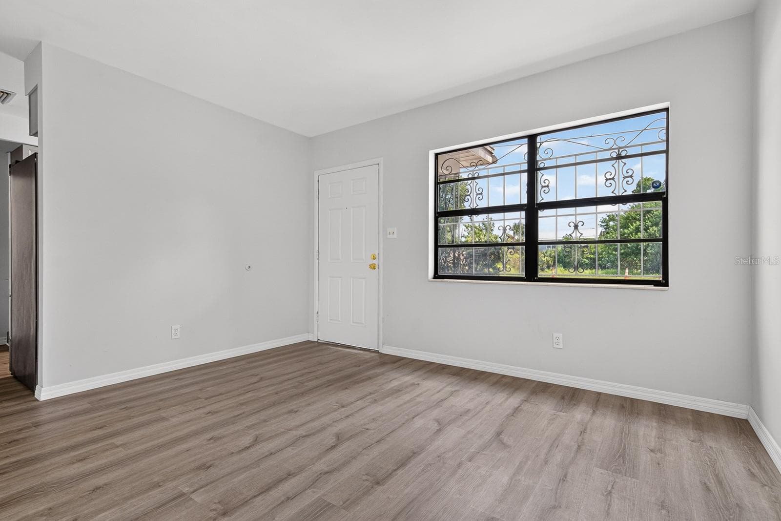 2211 Mallory Ave photo 5