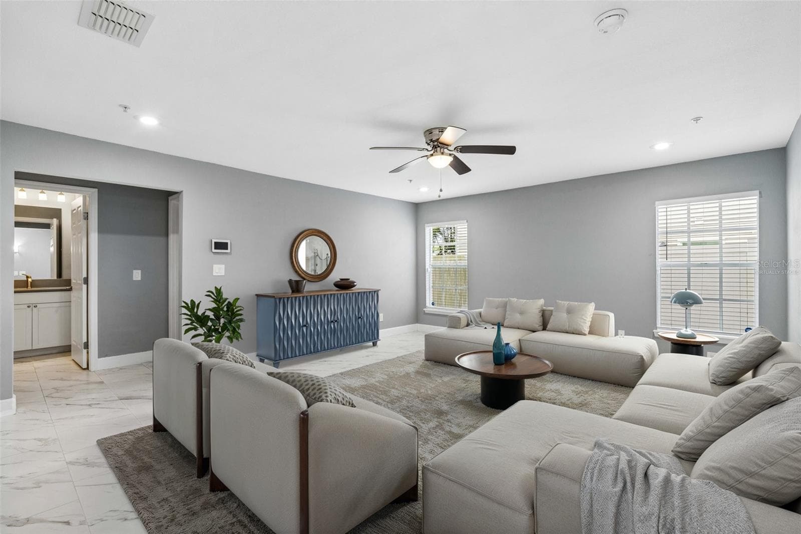 2613 Espana CT photo 3