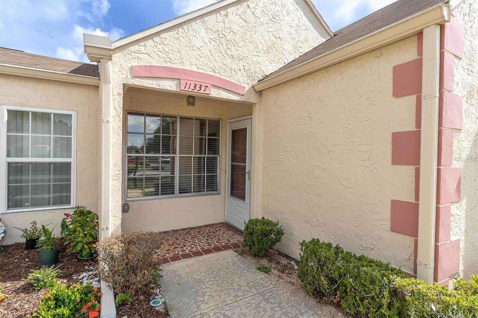 11337 Versailles Ln photo 2