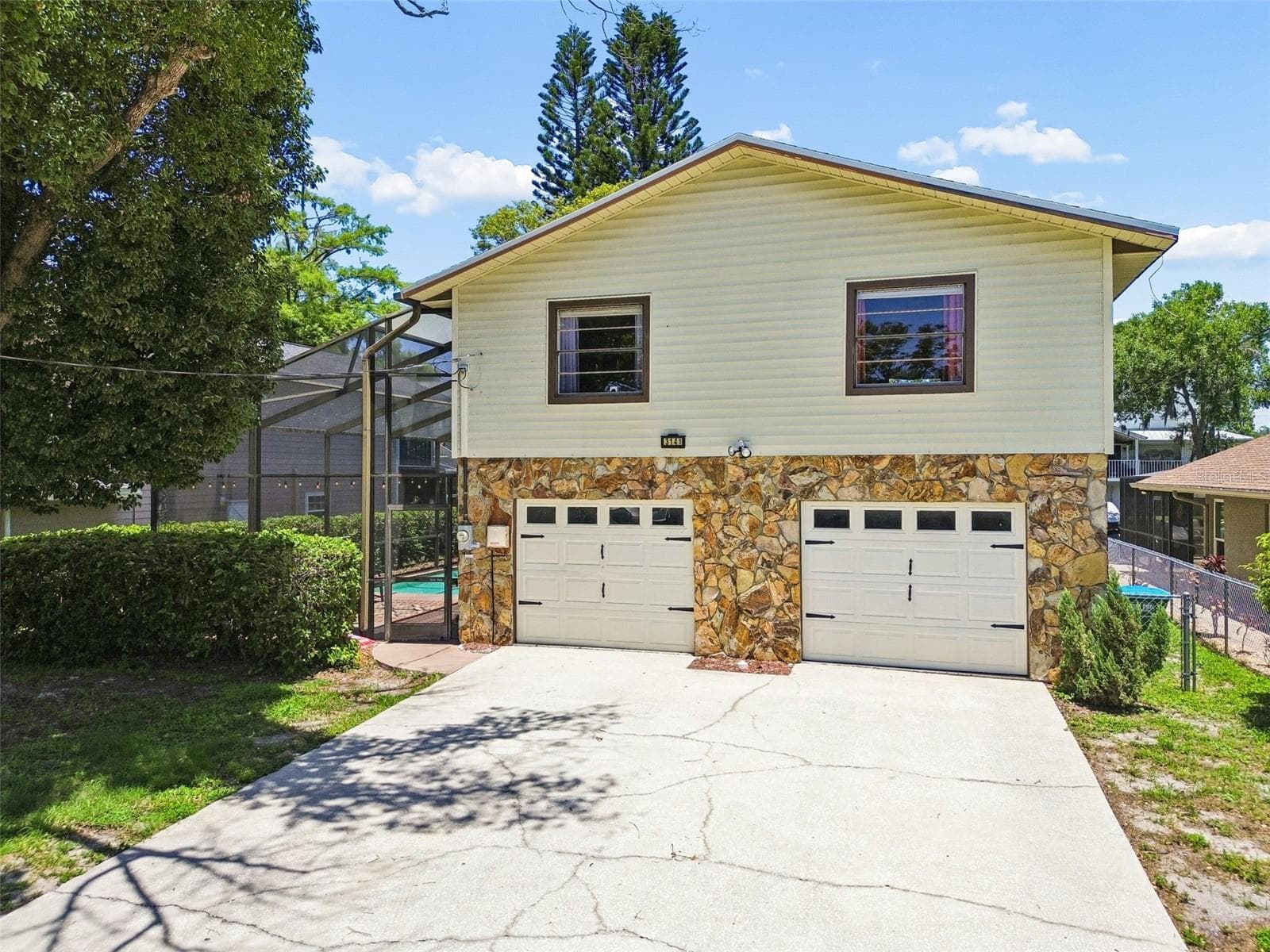 3141 N Canal Dr photo 2