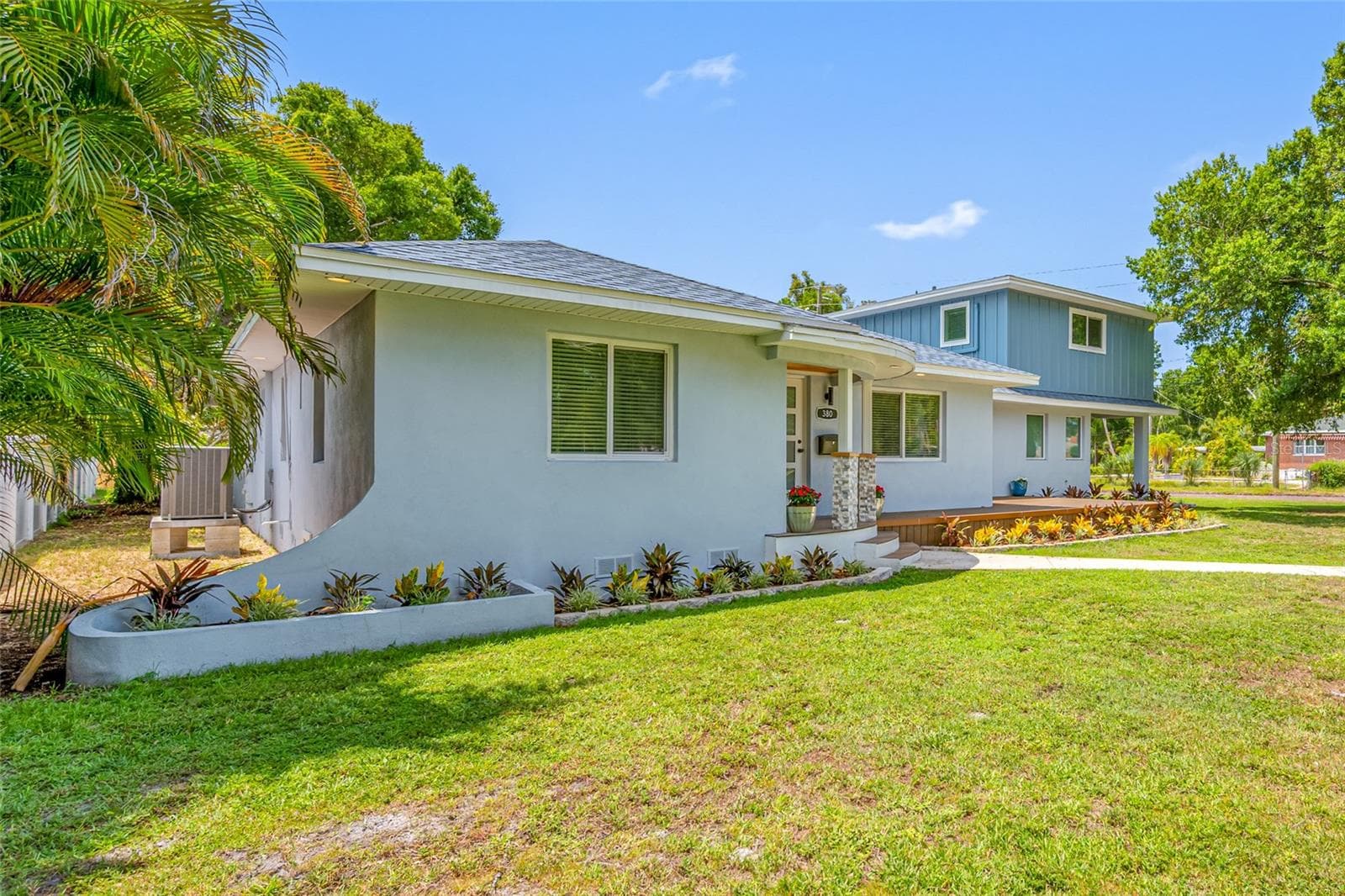 380 Villagrande Ave S photo 3
