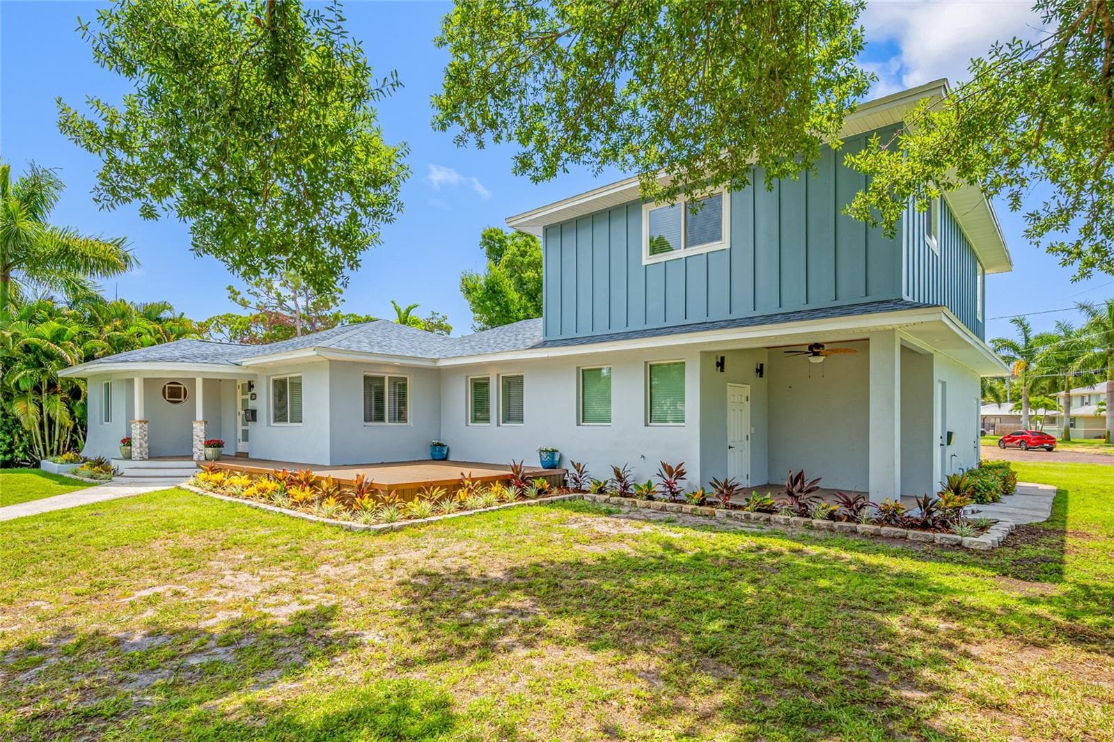 380 Villagrande Ave S photo 4