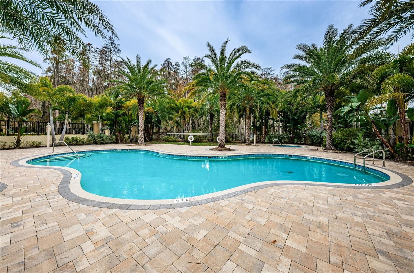 726 Grand Cypress Ln photo 4