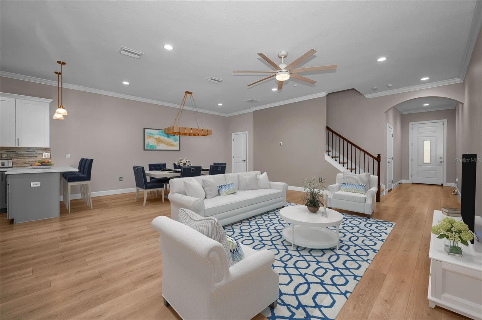 726 Grand Cypress Ln photo 5