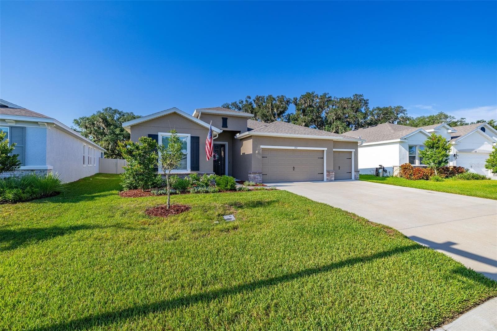 3512 Crooked River Dr photo 2