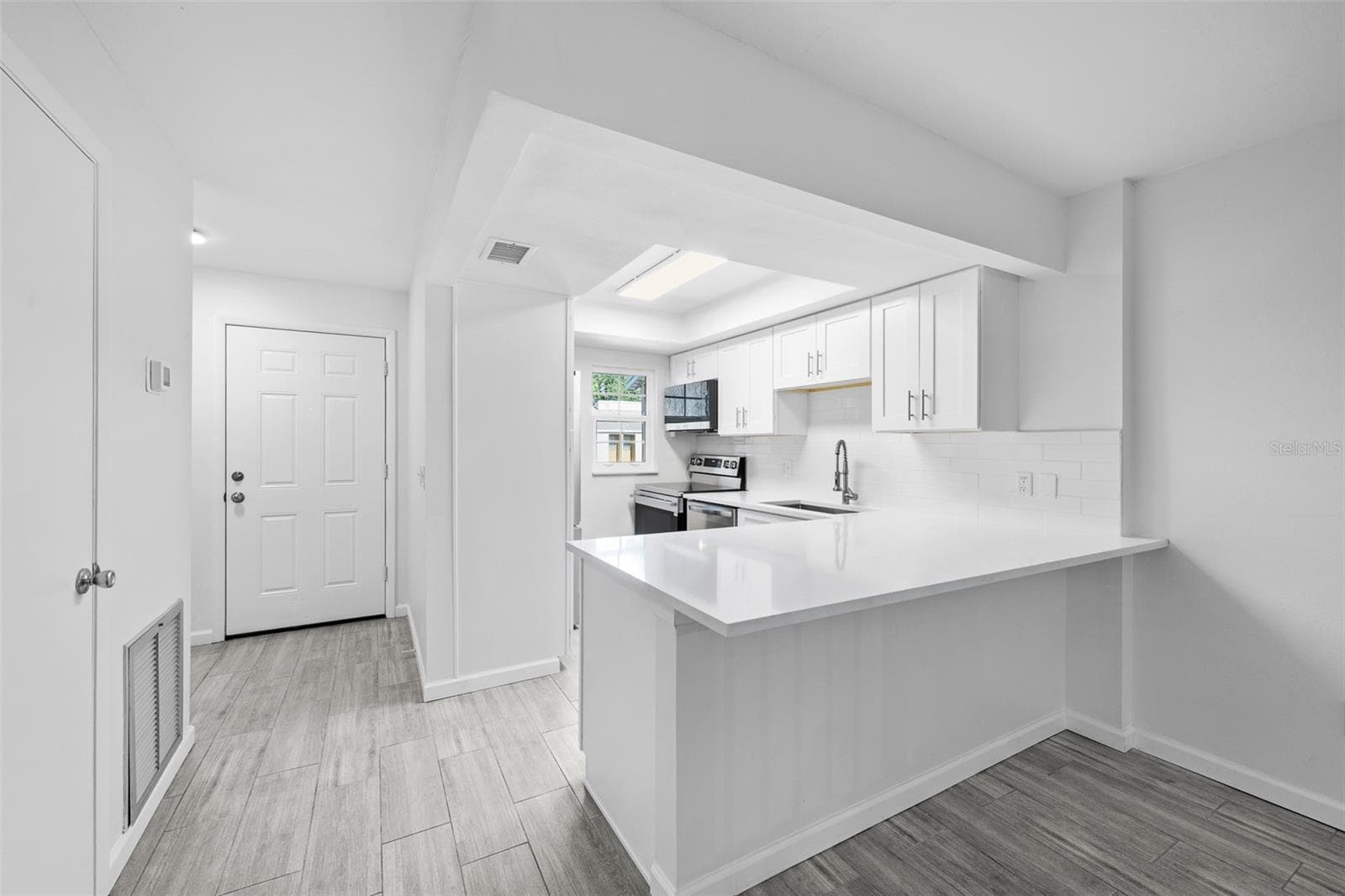 3812 N Oak Dr #M72 photo 5