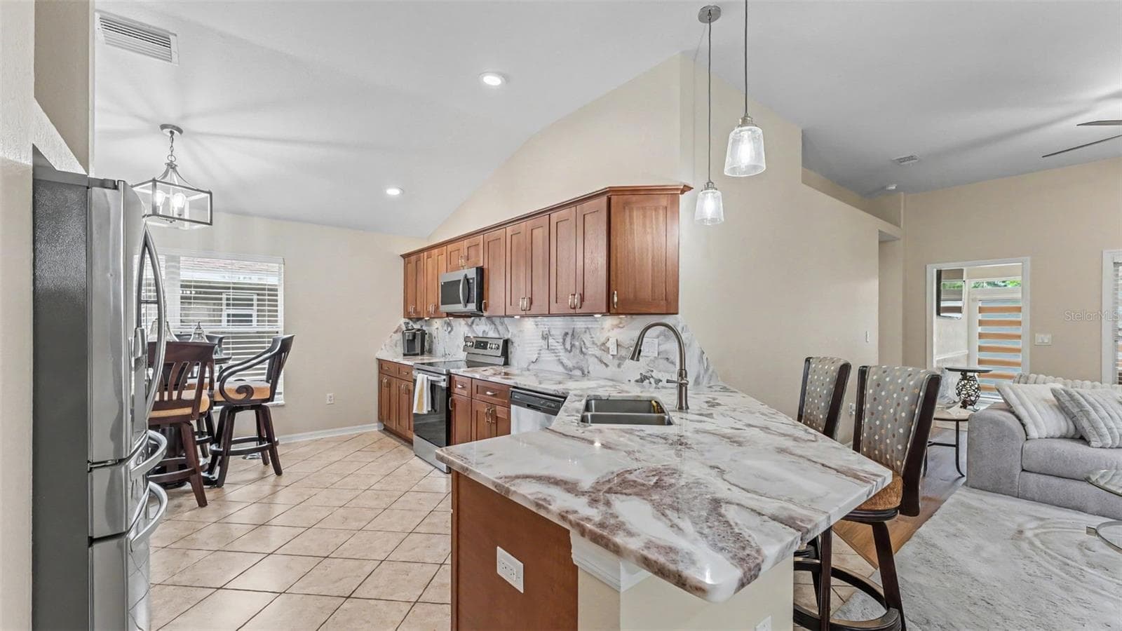 6838 Shimmering Dr photo 4