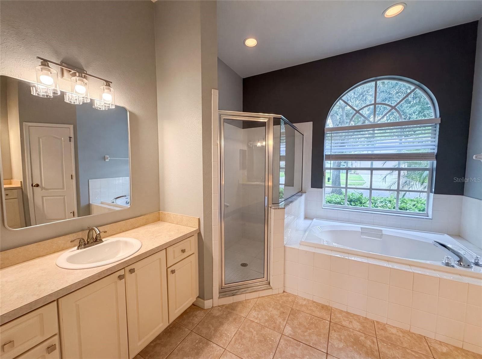222 Taylor Bay Ln photo 5