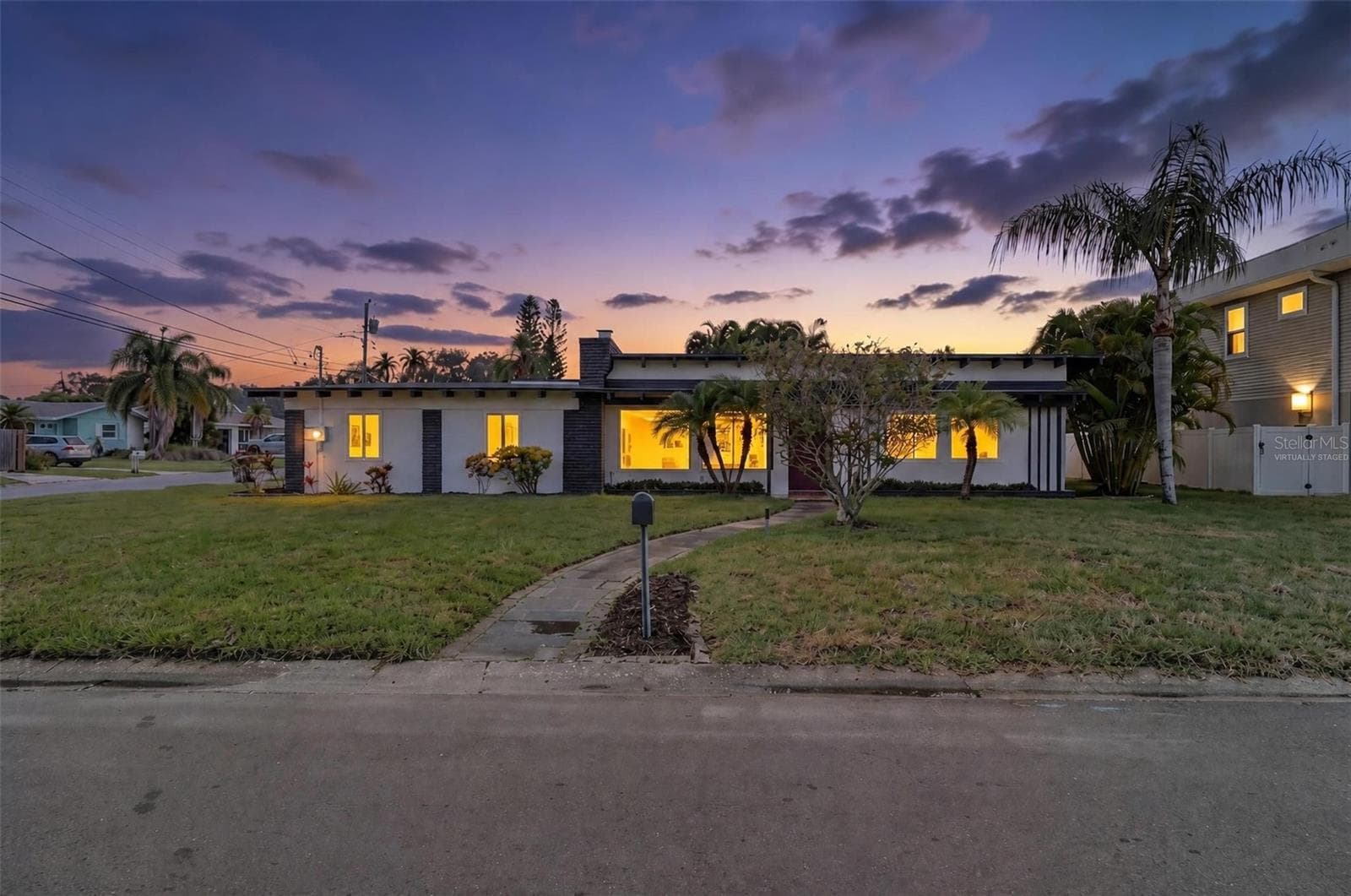 63 Palm Blvd photo 2