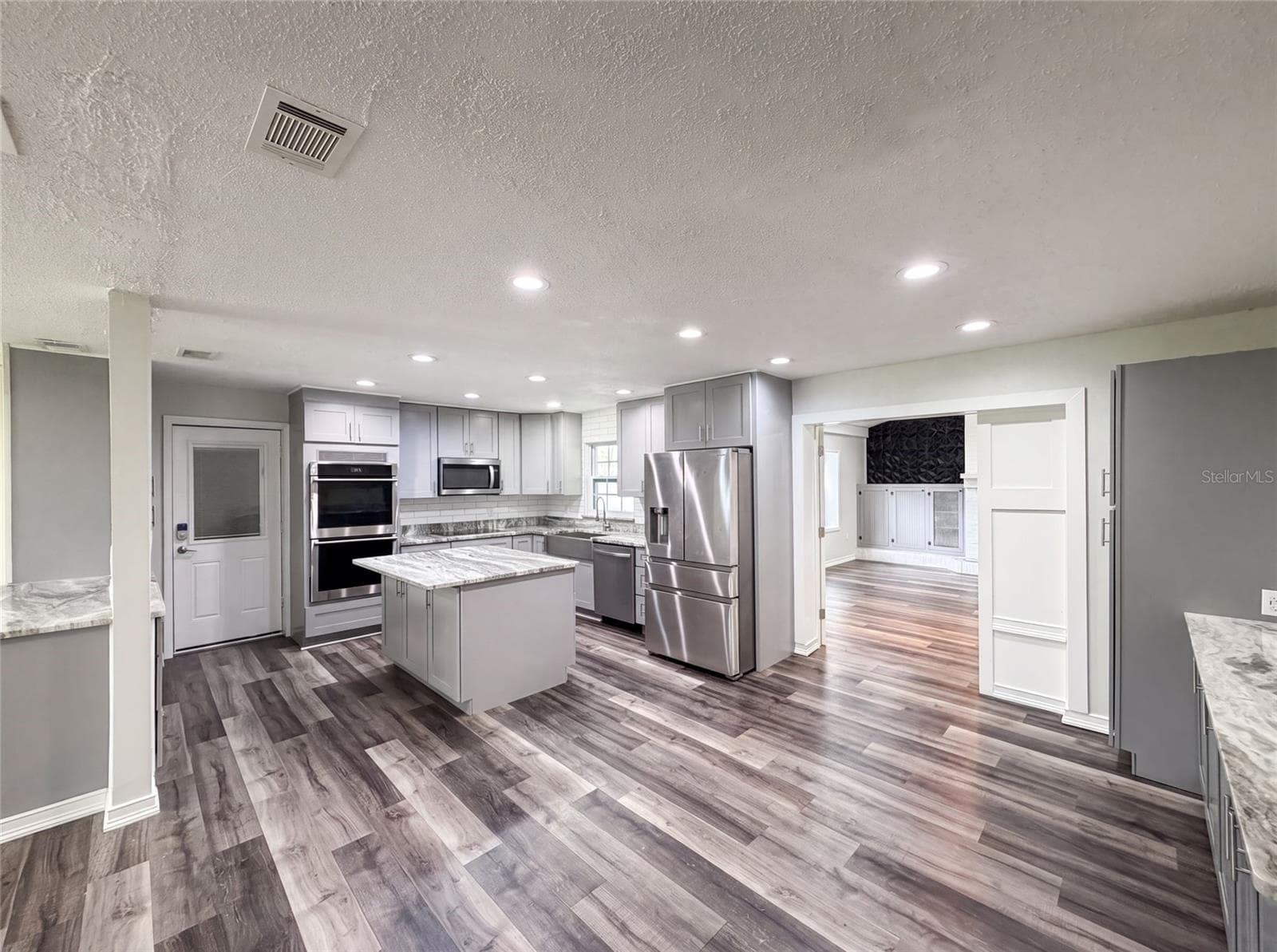 1823 Lori Ln W photo 5