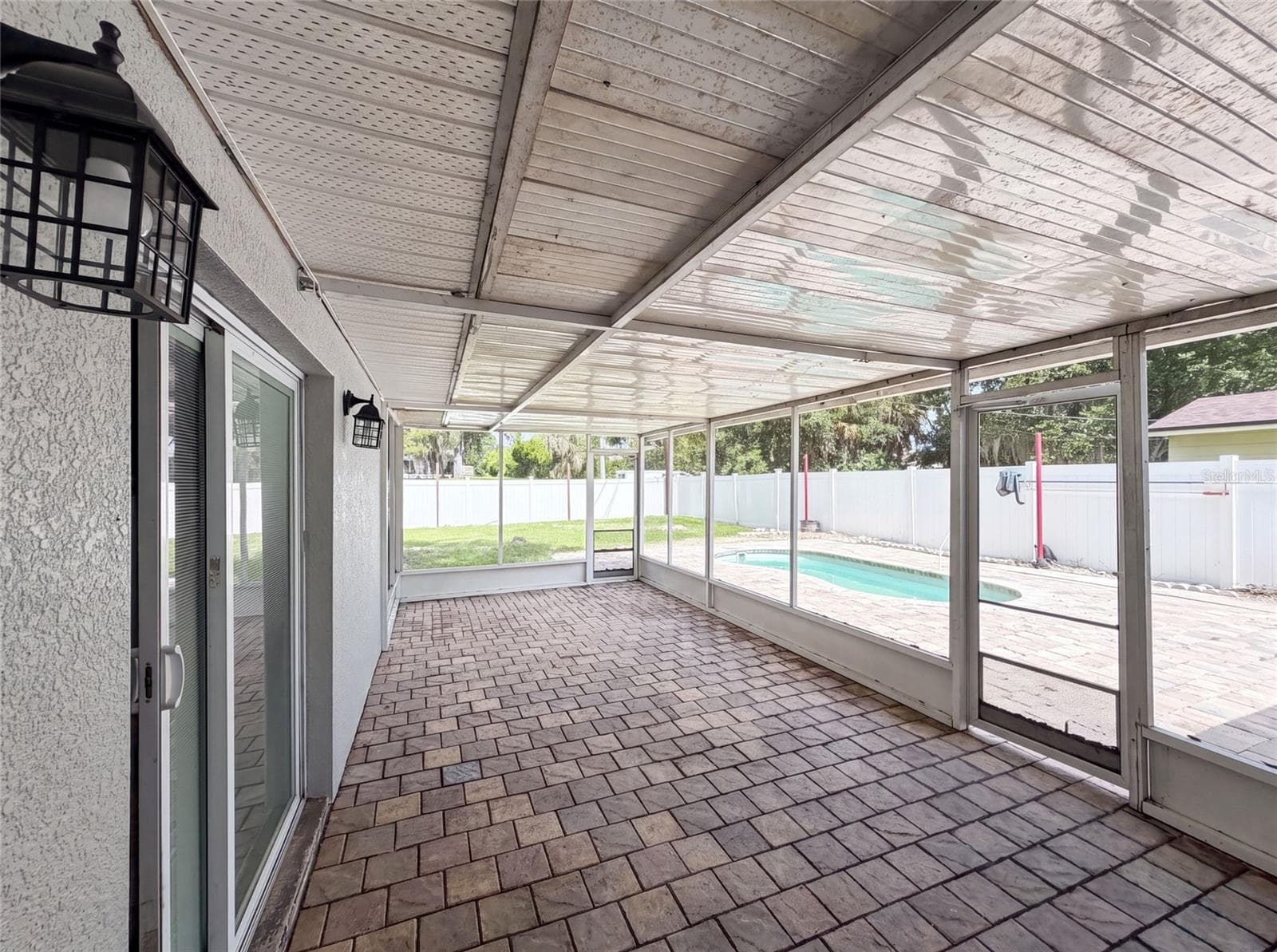1823 Lori Ln W photo 2