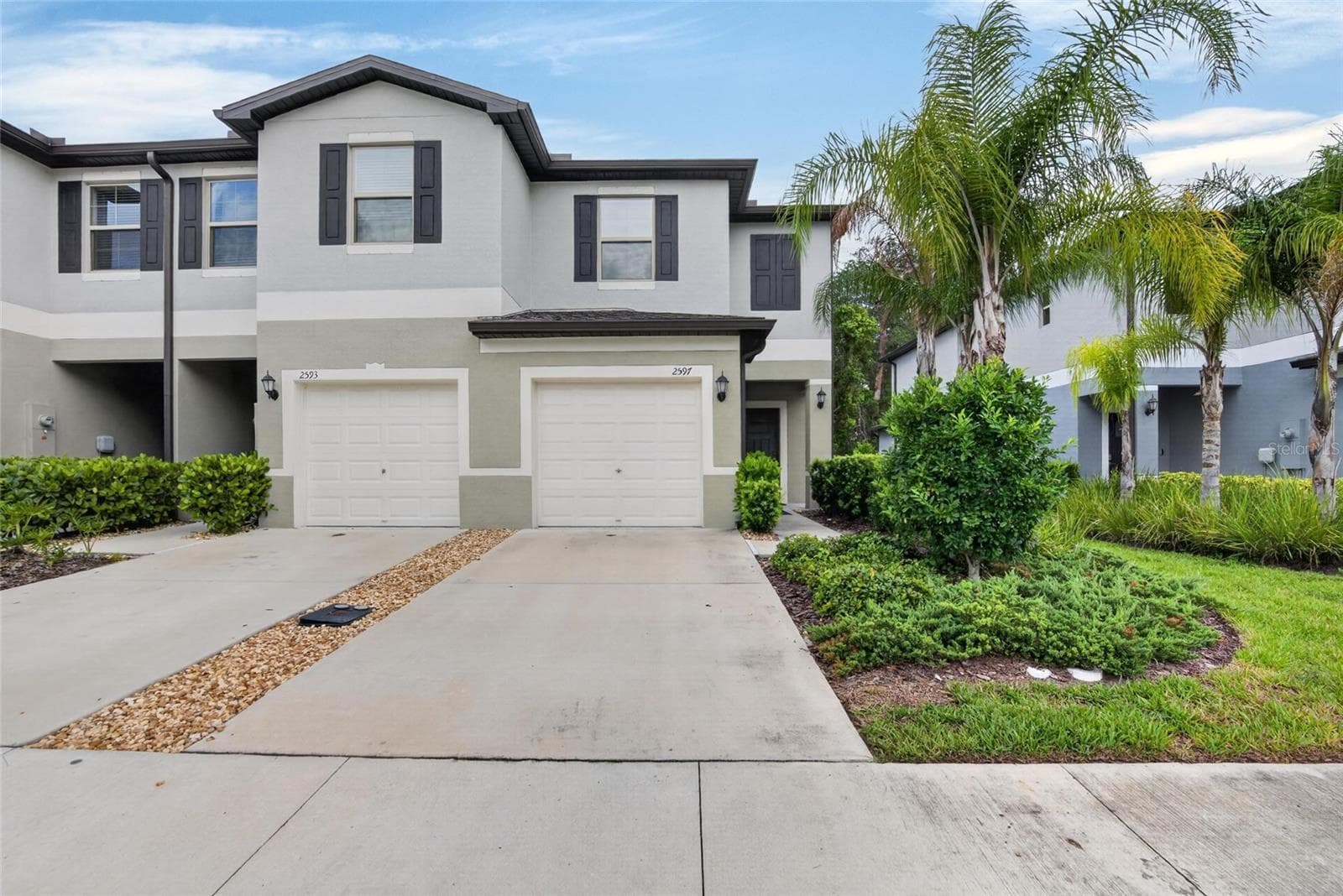 2597 Charlan photo 3