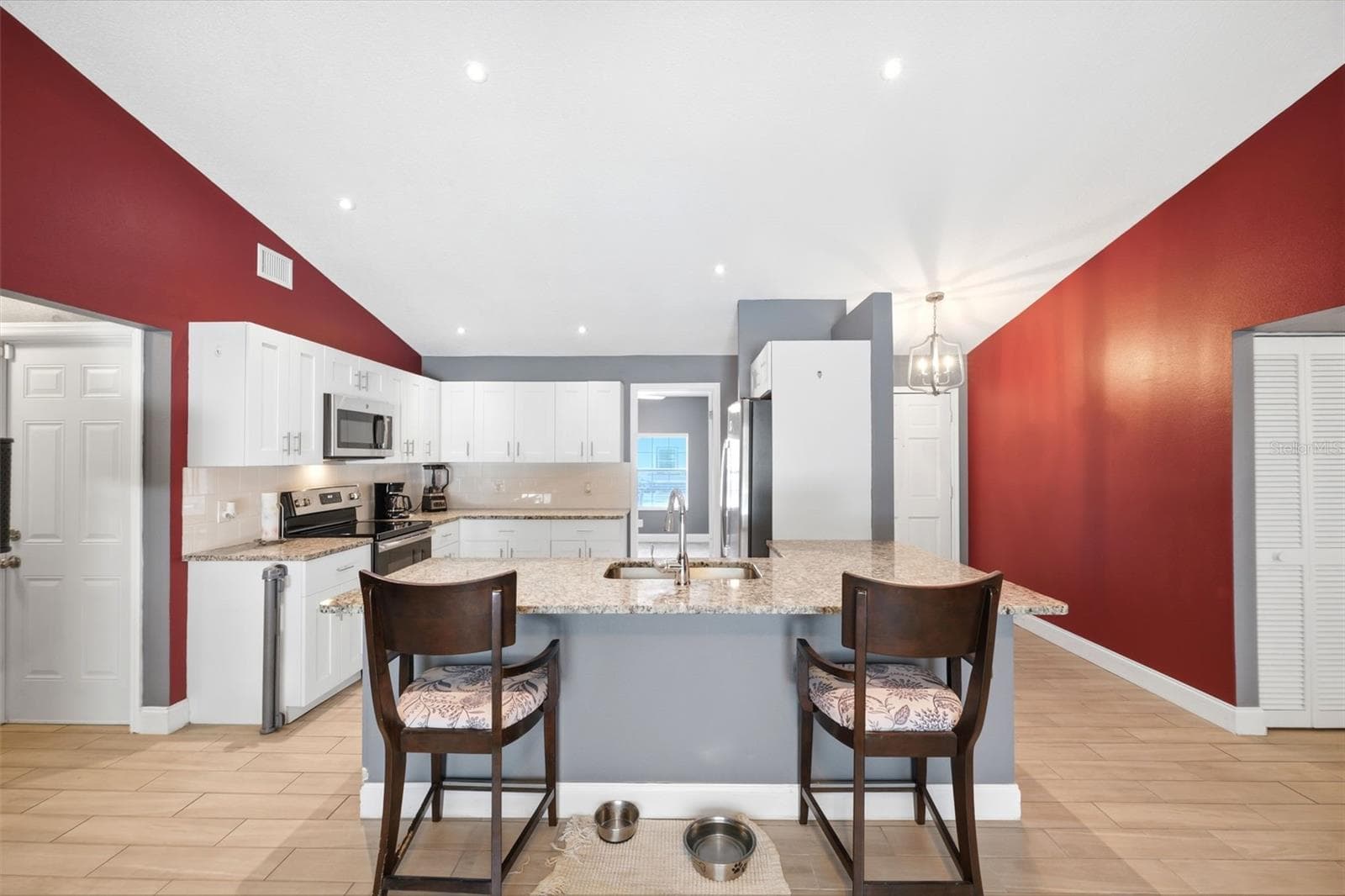 10110 Briar Cir photo 4