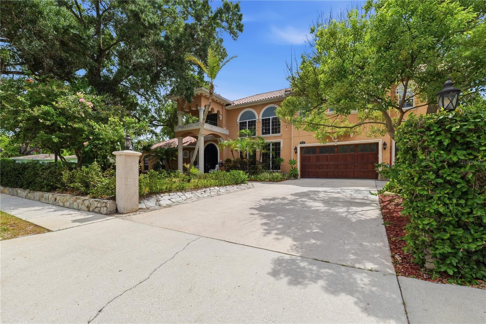 10307 Reclinata Ln photo 2