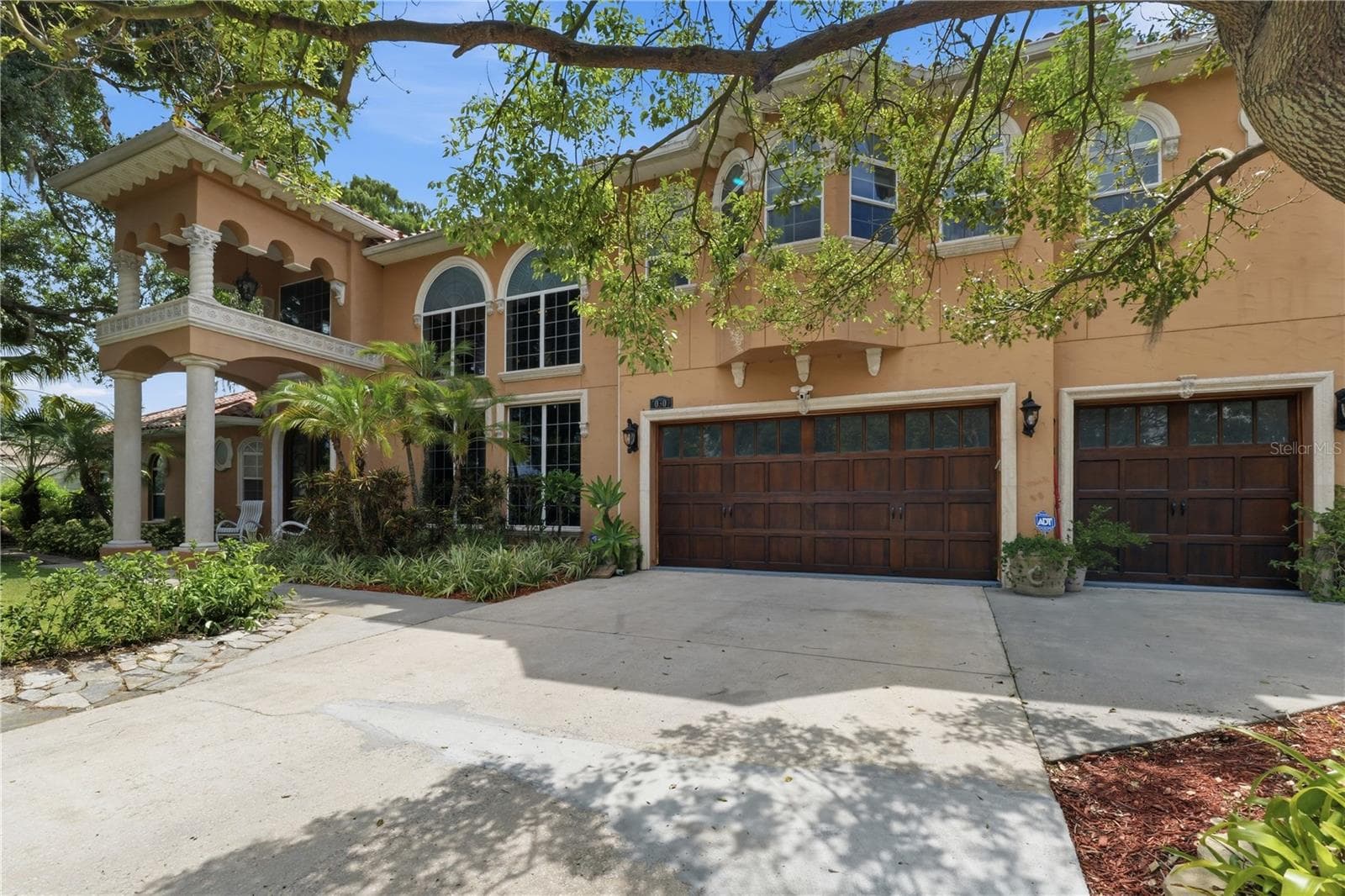 10307 Reclinata Ln photo 4