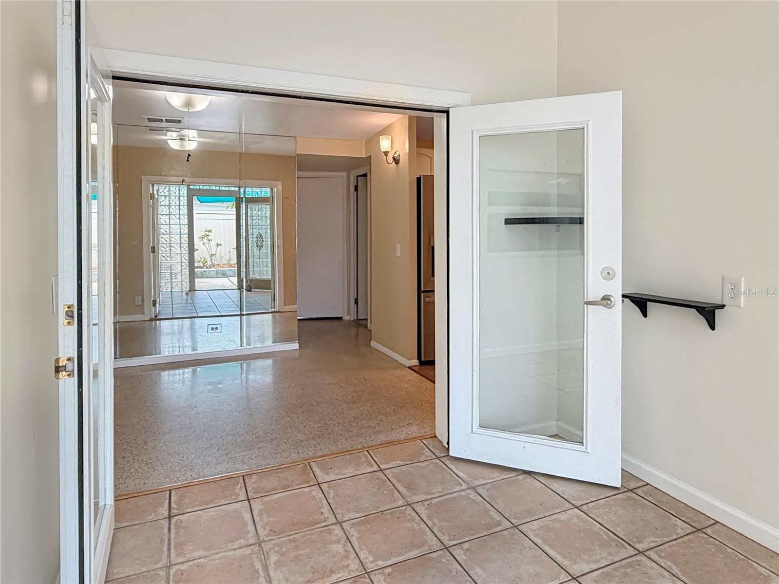 1519 Chandler Ave photo 3
