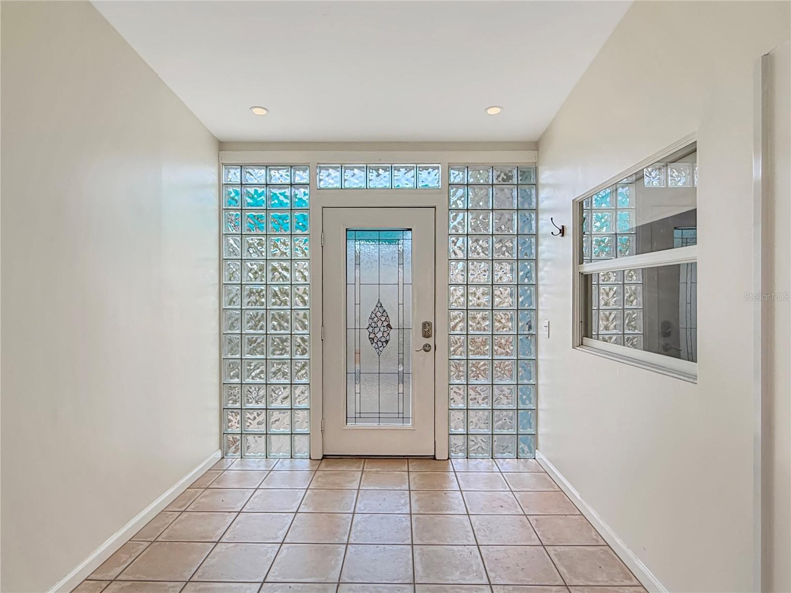 1519 Chandler Ave photo 4