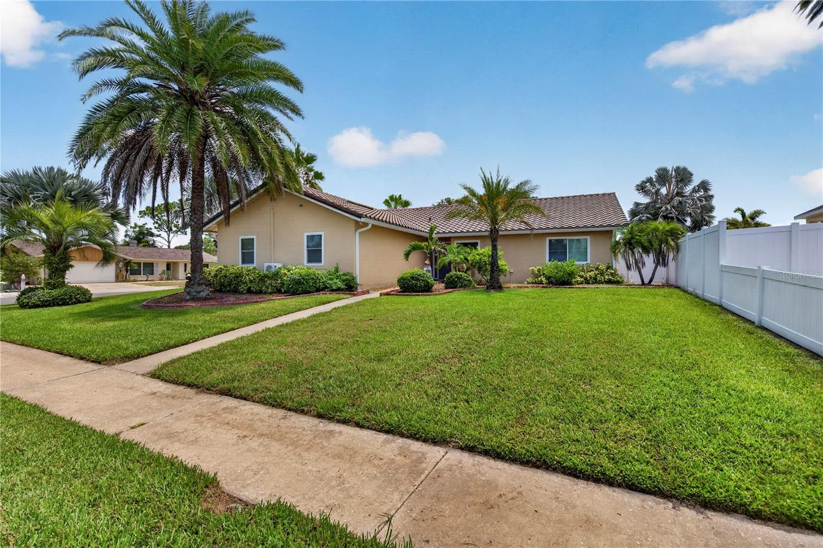 4831 Blue Jay Cir photo 5