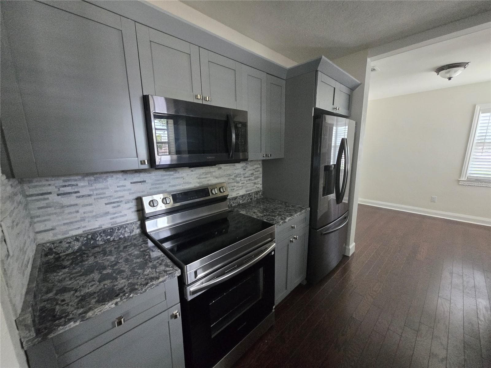 300 E Idlewild Ave photo 3