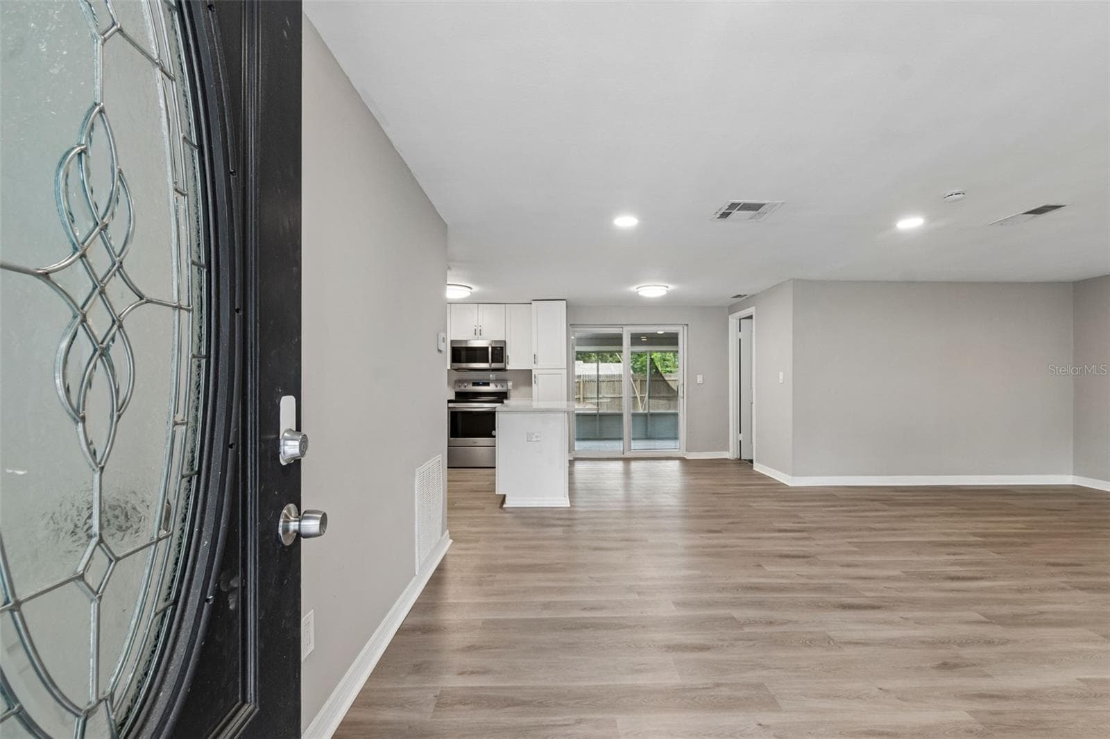 1124 Jadewood Ave photo 3