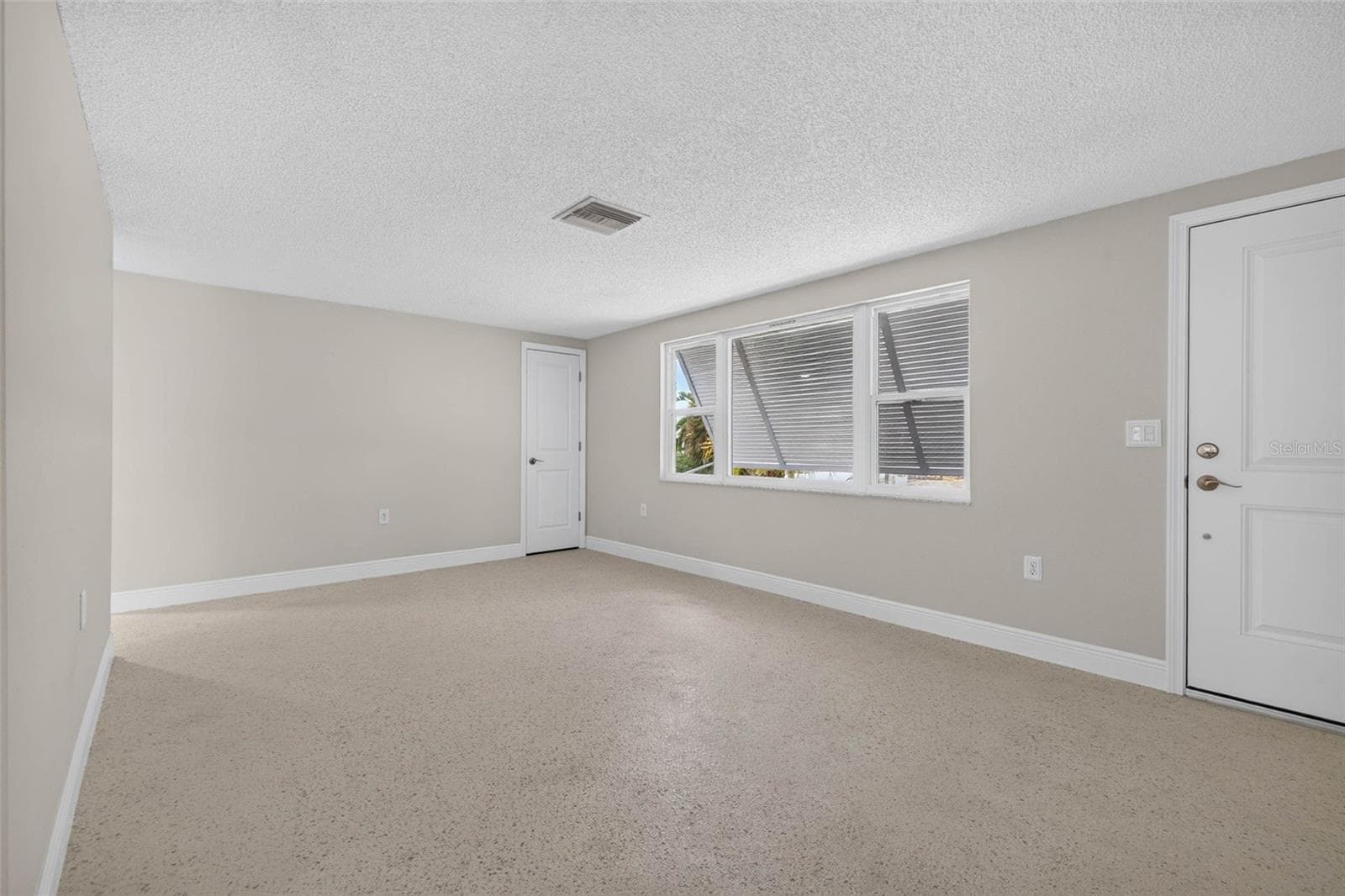 13626 Jennita Dr photo 4